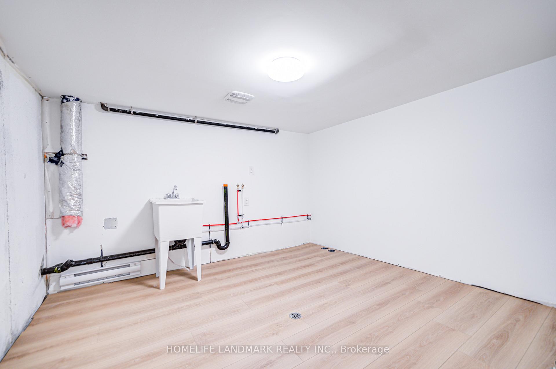 Photo 32 of 6 Eddy Green Court, Vaughan, Brownridge — HOMEH