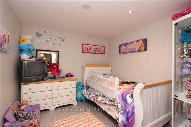 Photo 32 of 413 Perry Street, Whitby, Downtown Whitby — HOMEH