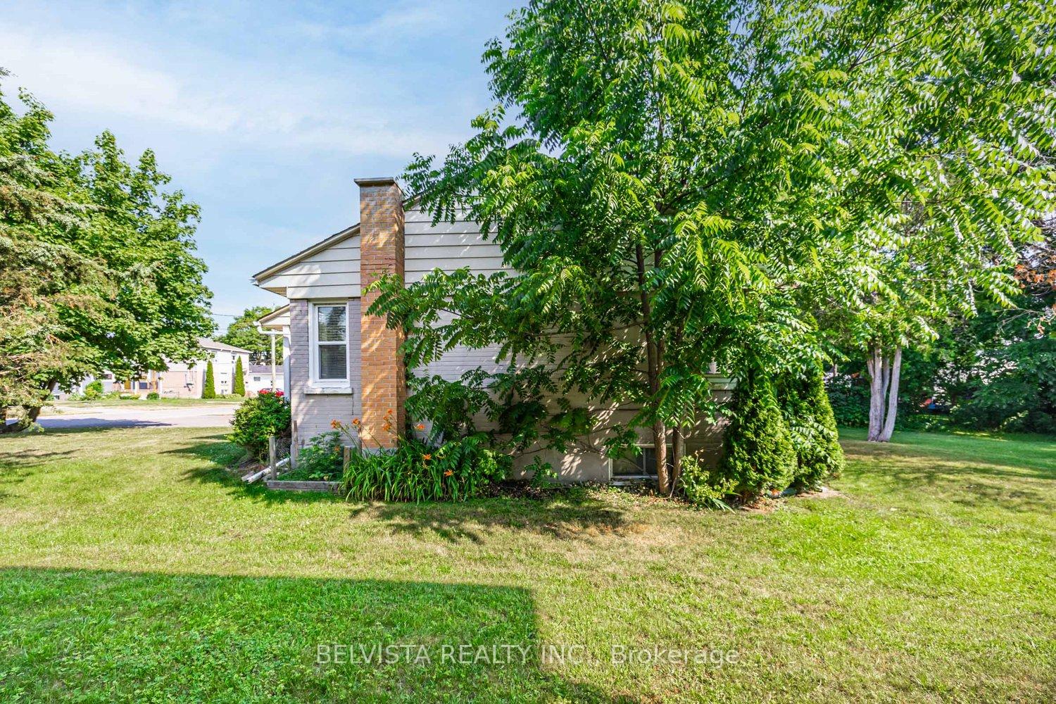 Photo 35 of 413 Perry Street, Whitby, Downtown Whitby — HOMEH