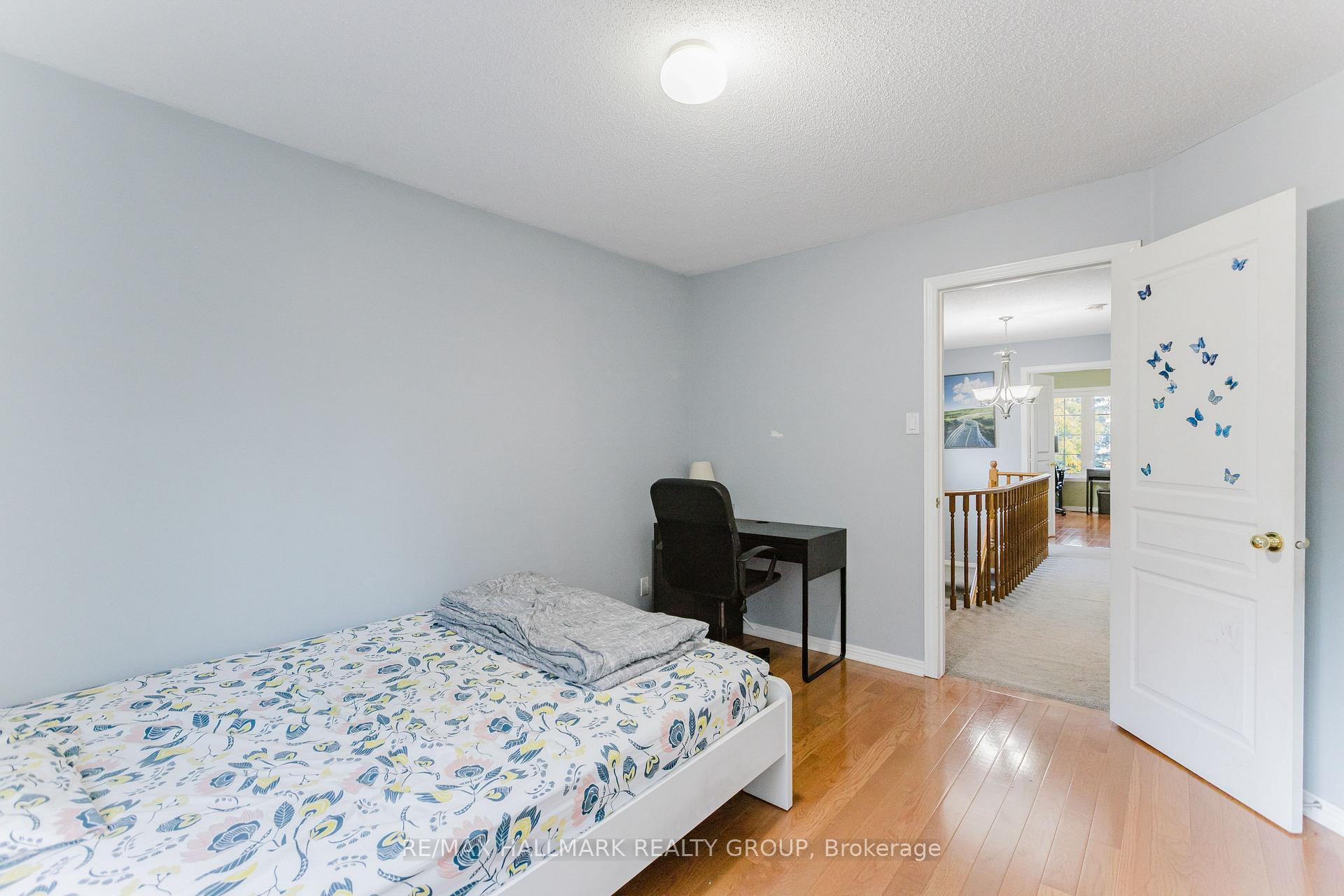 Photo 15 of 584 Wild Shore Crescent, Ottawa, Riverside South/Gloucester Glen — HOMEH