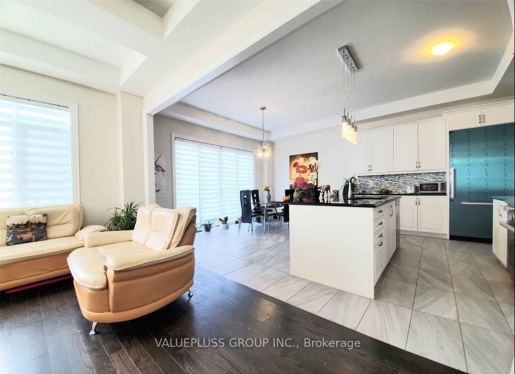 Photo 2 of 39 Croley Street, Vaughan, Patterson — HOMEH
