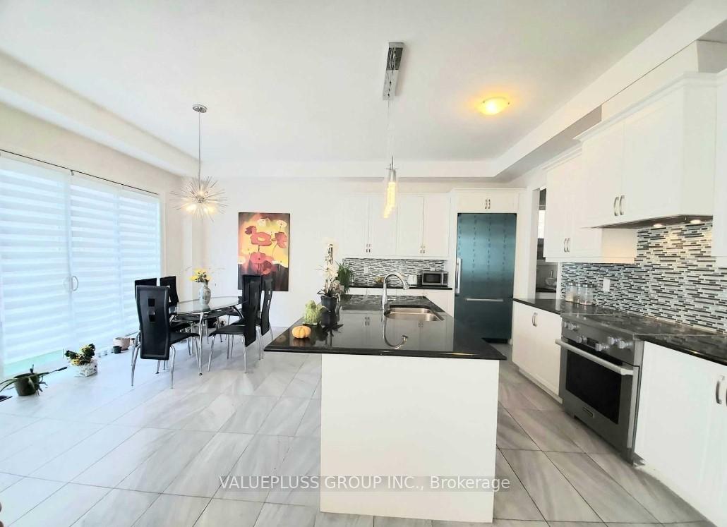 Photo 3 of 39 Croley Street, Vaughan, Patterson — HOMEH