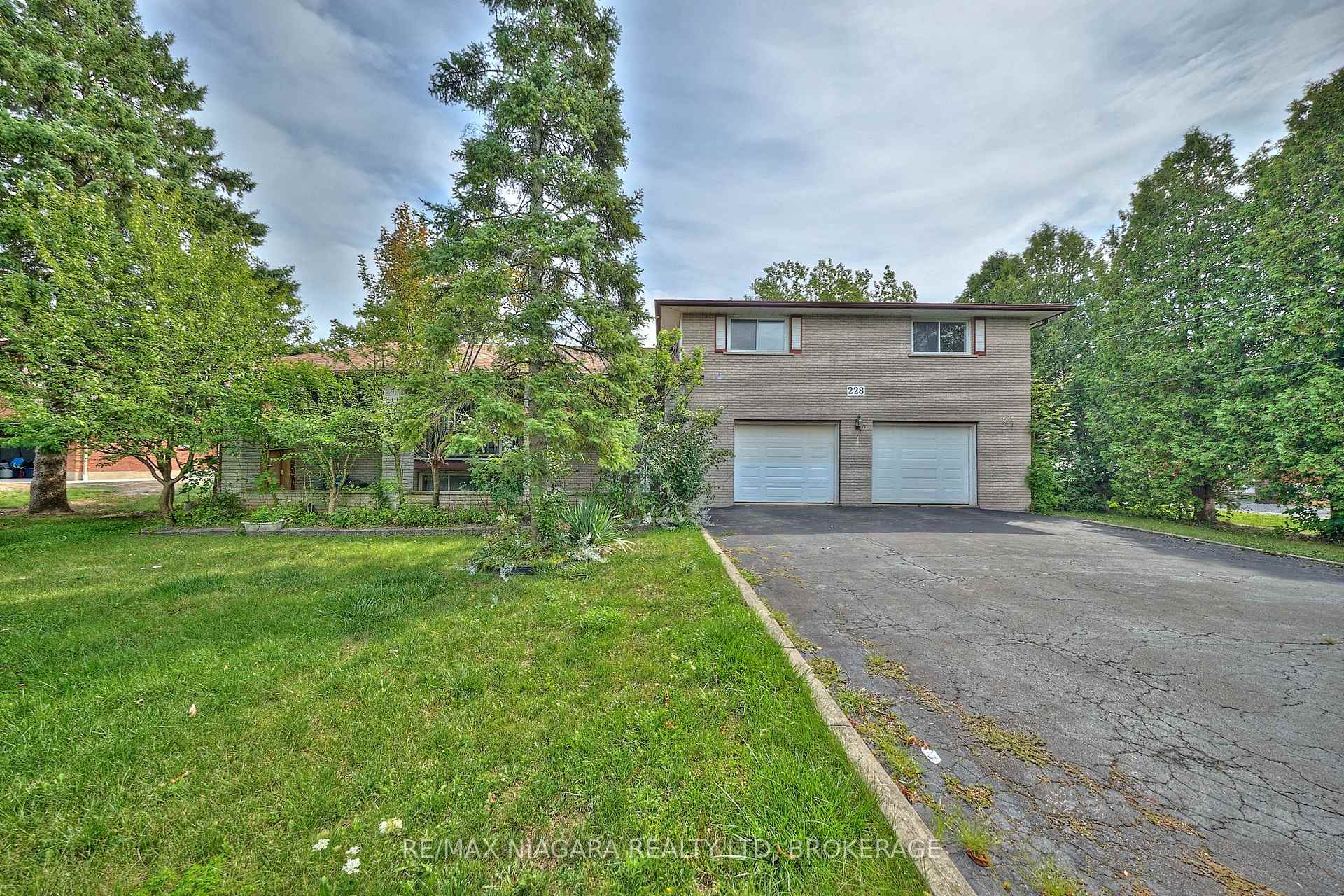 Photo 4 of 228 Doans Ridge Road, Welland, Cooks Mills — HOMEH