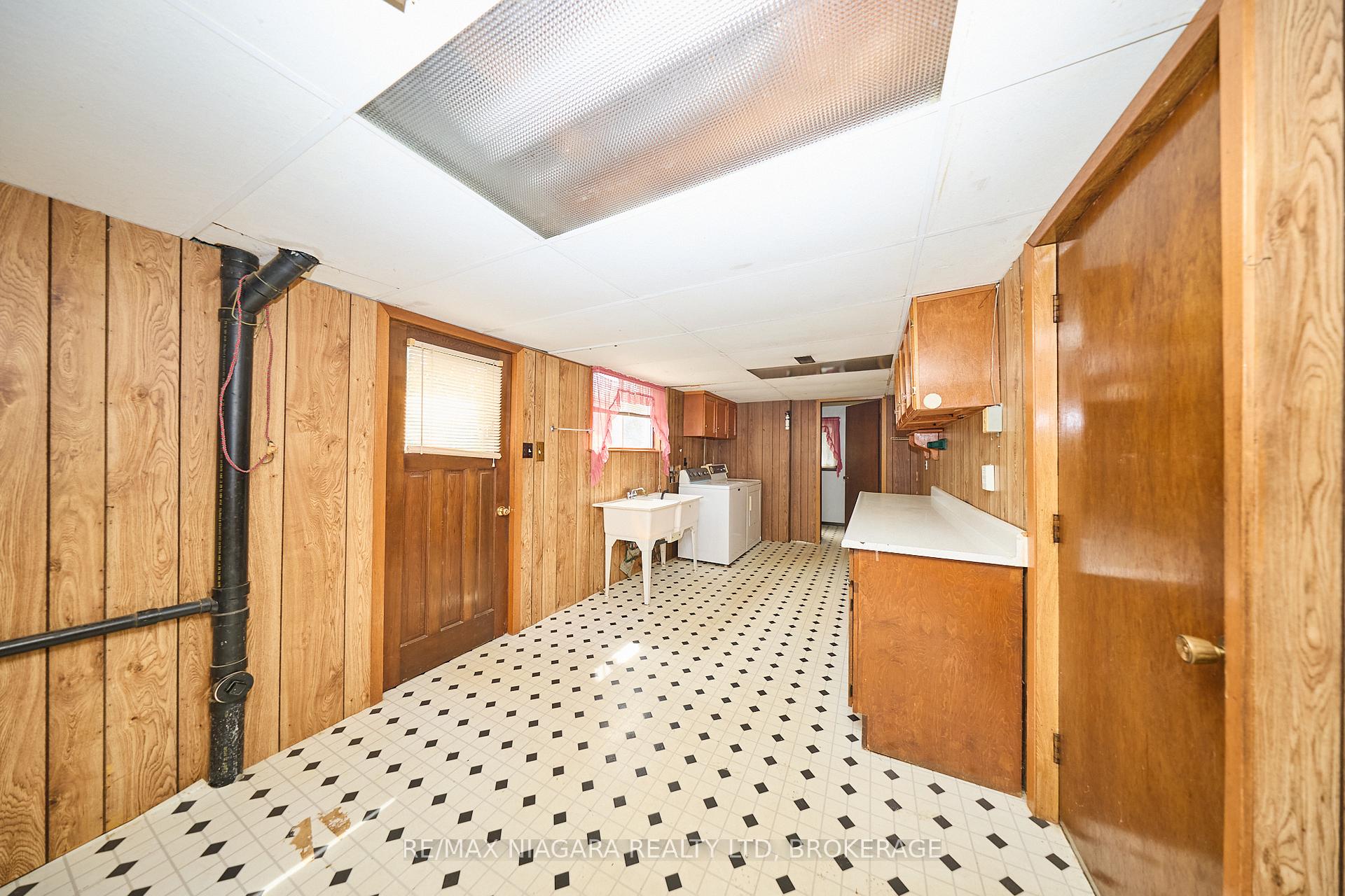 Photo 12 of 228 Doans Ridge Road, Welland, Cooks Mills — HOMEH