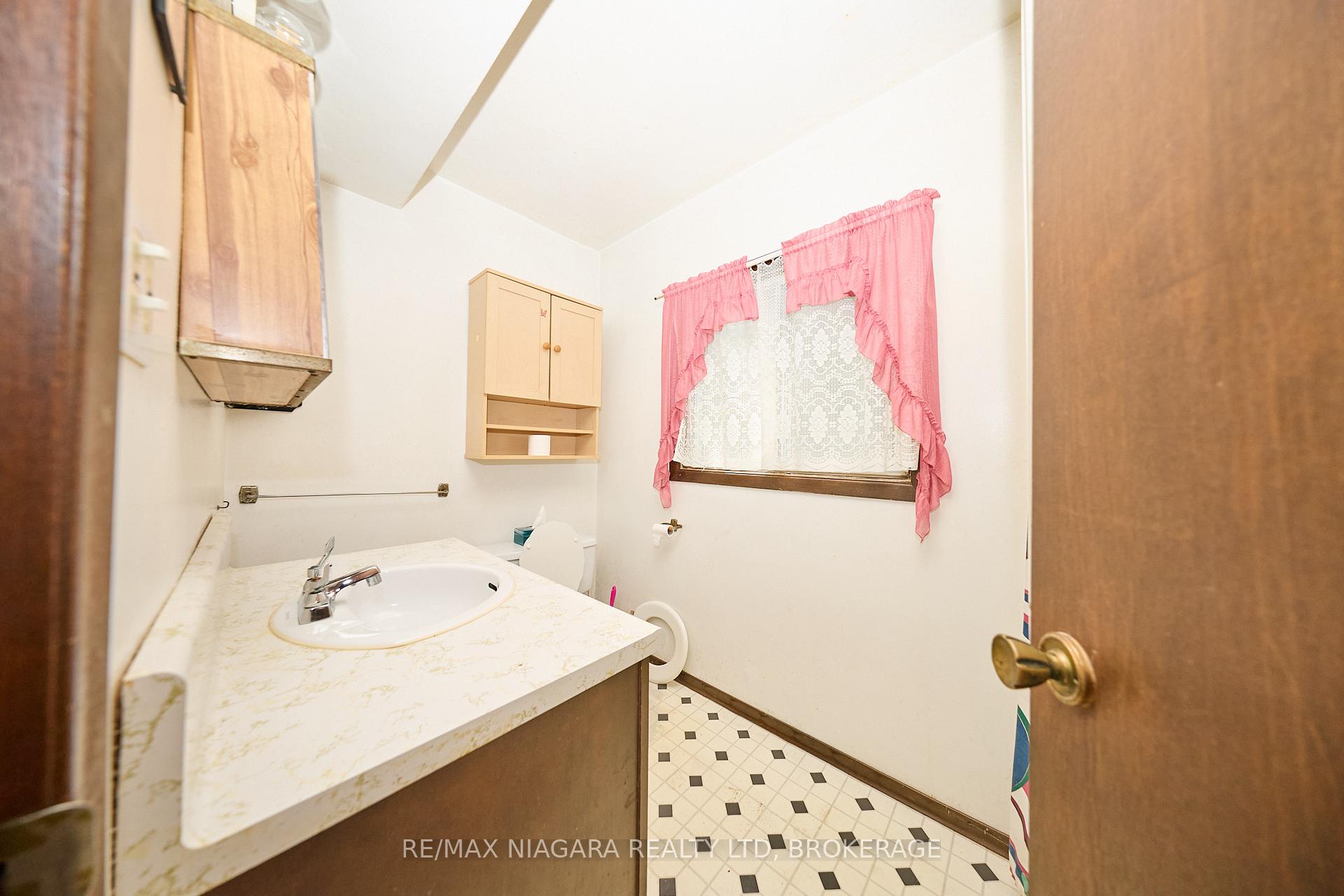 Photo 14 of 228 Doans Ridge Road, Welland, Cooks Mills — HOMEH