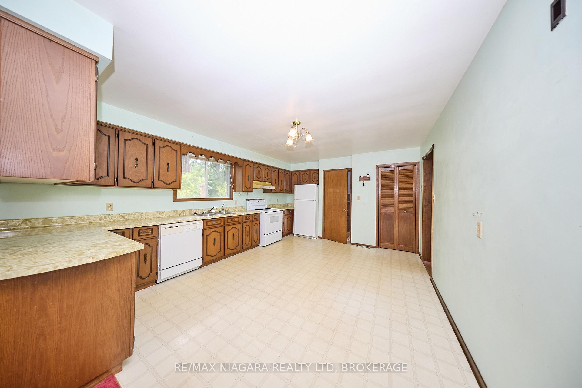 Photo 17 of 228 Doans Ridge Road, Welland, Cooks Mills — HOMEH