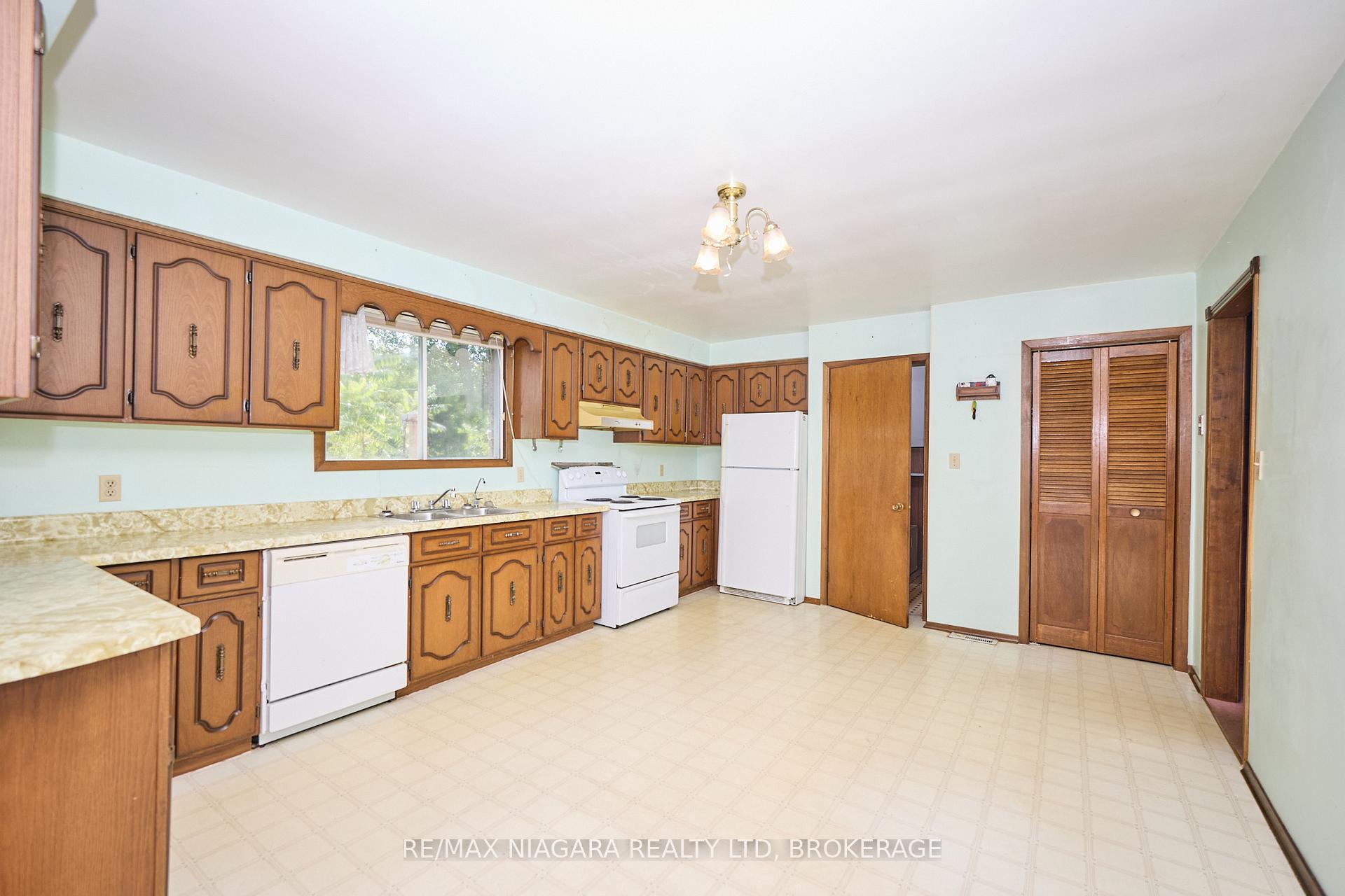 Photo 18 of 228 Doans Ridge Road, Welland, Cooks Mills — HOMEH