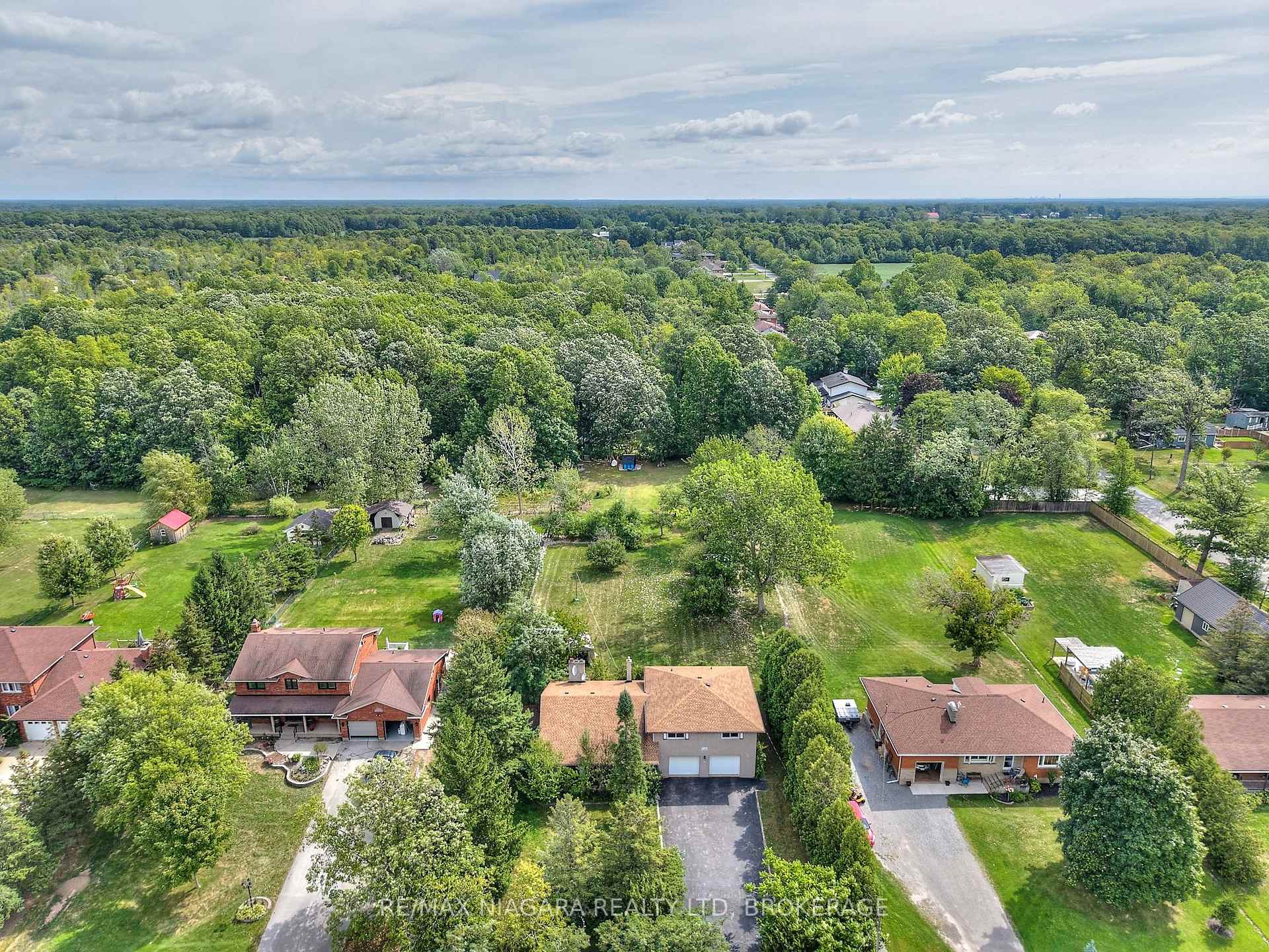 Photo 35 of 228 Doans Ridge Road, Welland, Cooks Mills — HOMEH