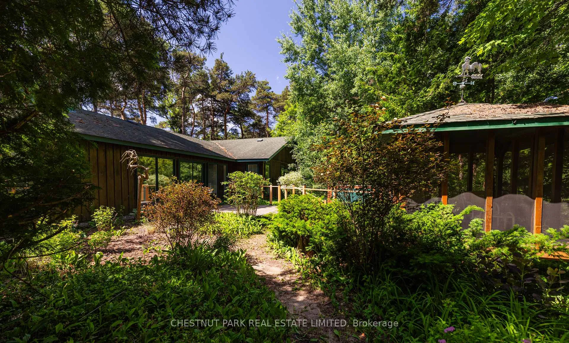 Photo 2 of 90 Ridge Road, Aurora, Aurora Estates — HOMEH