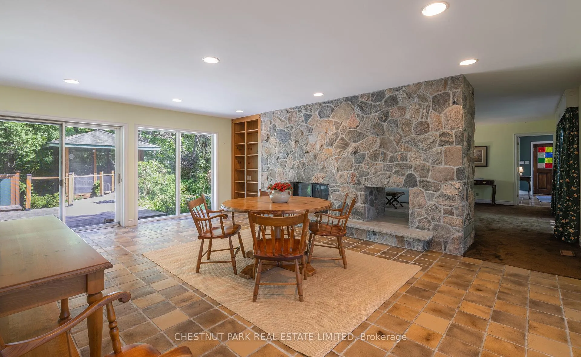 Photo 10 of 90 Ridge Road, Aurora, Aurora Estates — HOMEH