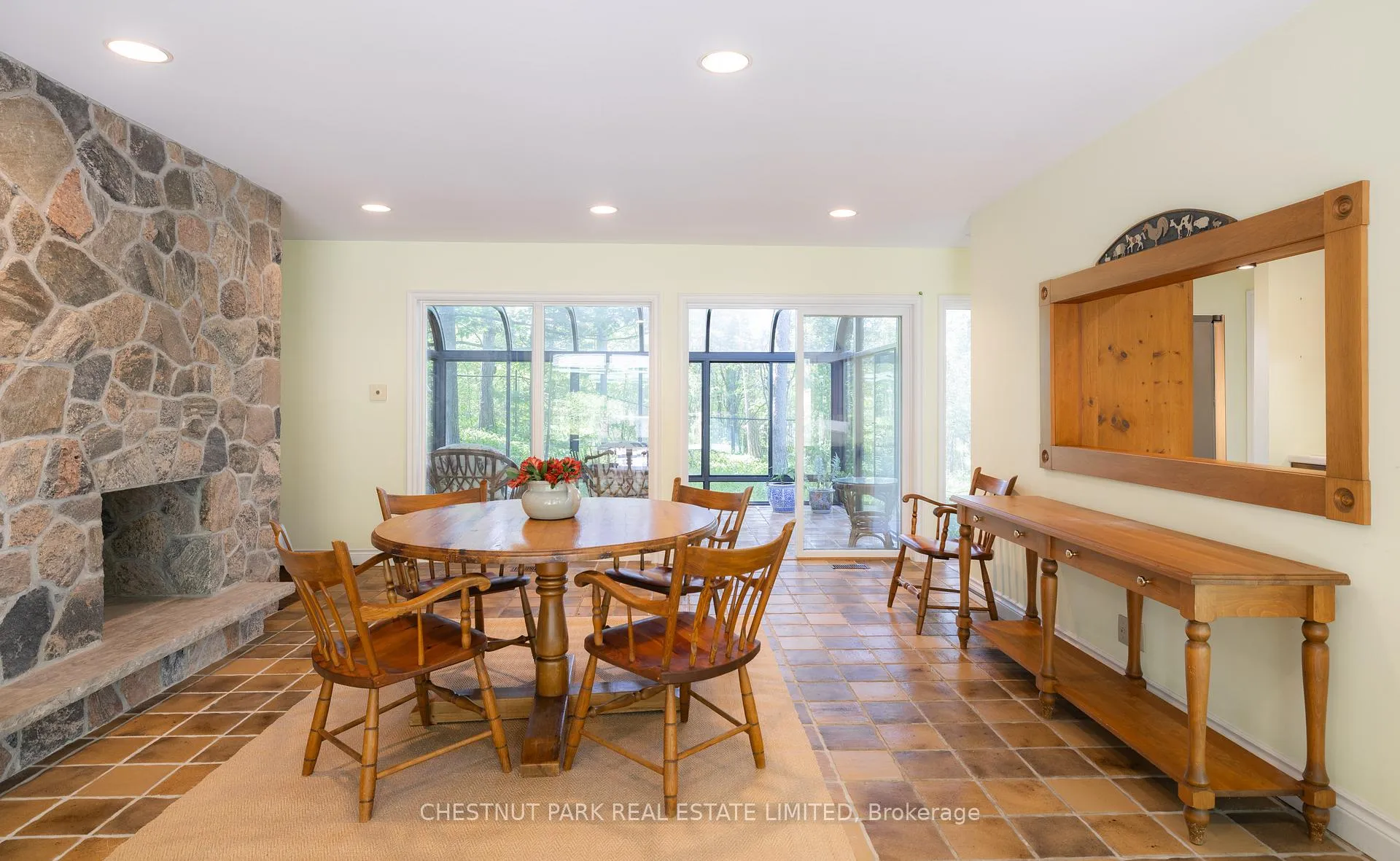 Photo 13 of 90 Ridge Road, Aurora, Aurora Estates — HOMEH