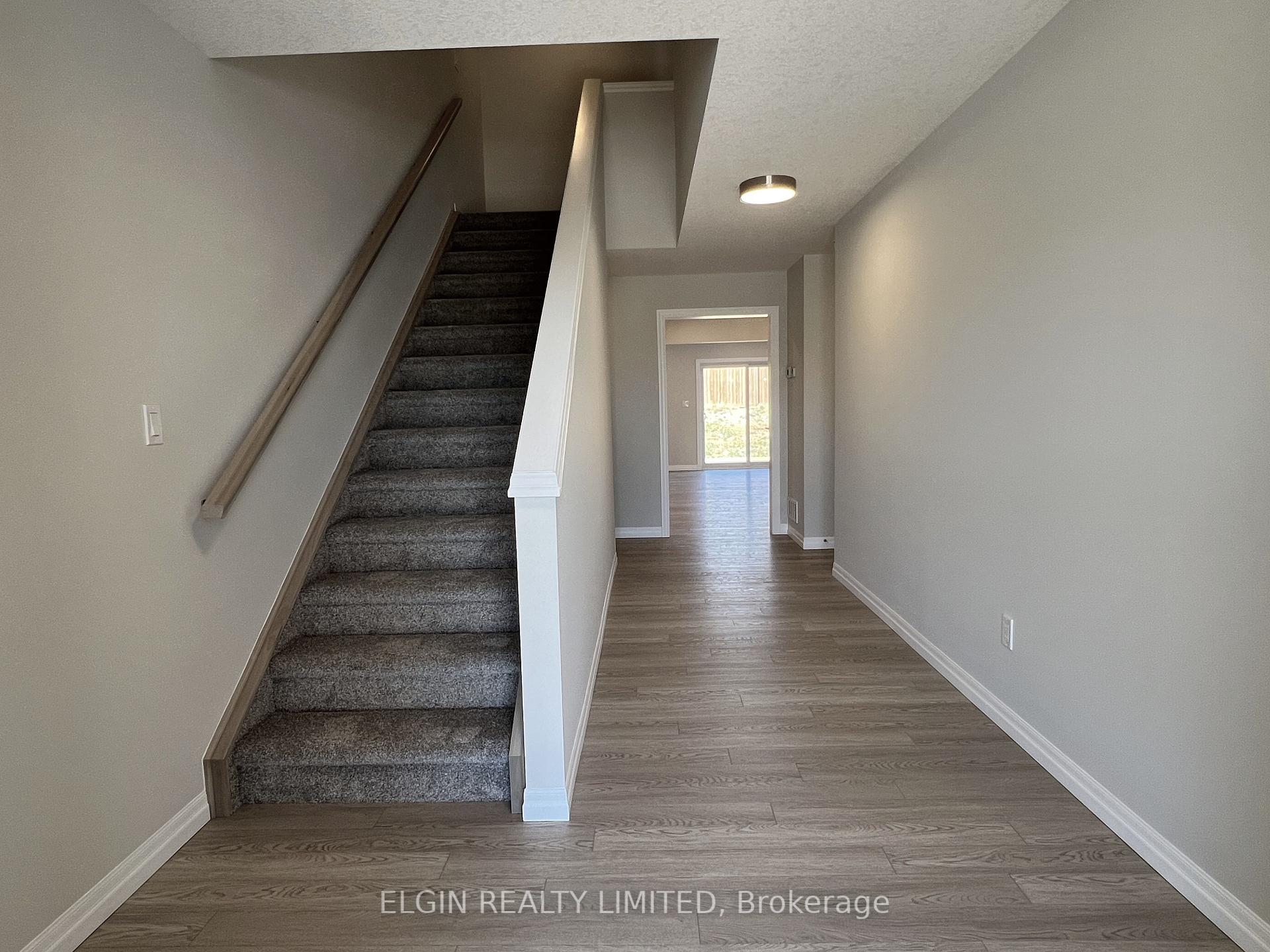 Photo 3 of 95 Willow Drive, Aylmer — HOMEH