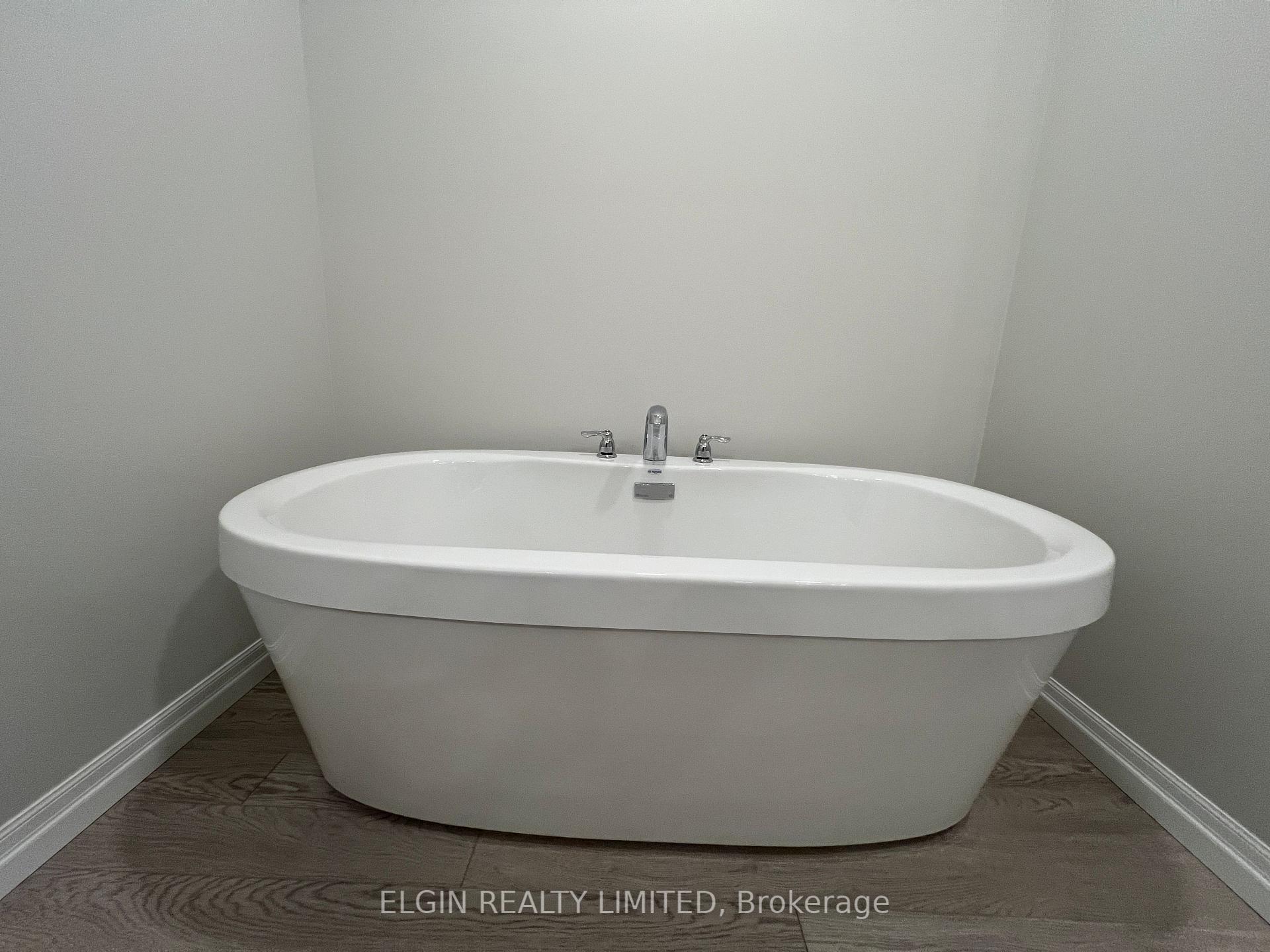 Photo 17 of 95 Willow Drive, Aylmer — HOMEH