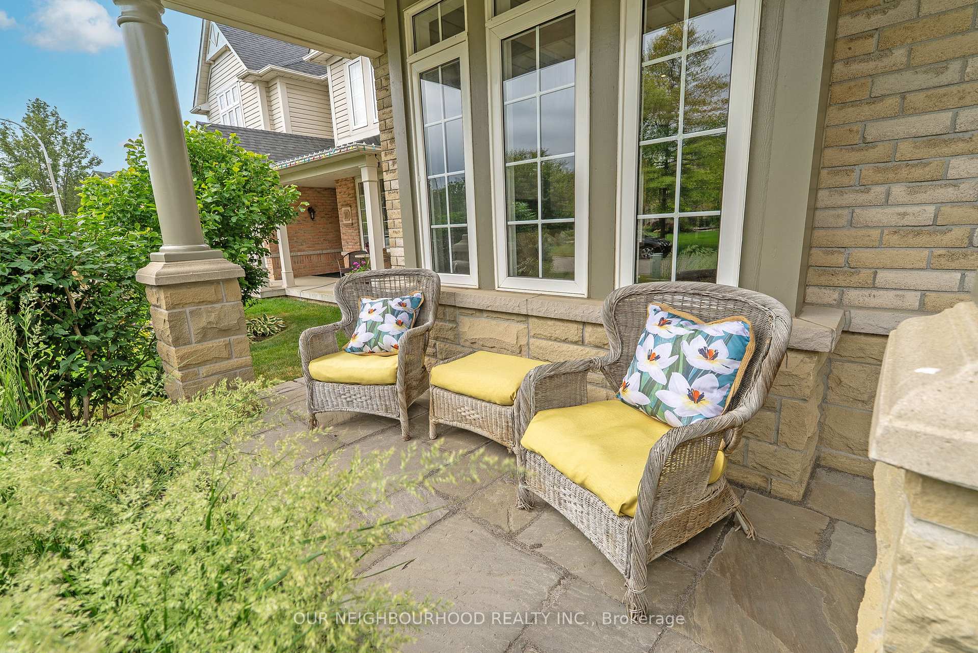 Photo 3 of 8 Corner Court, Whitby, Lynde Creek — HOMEH