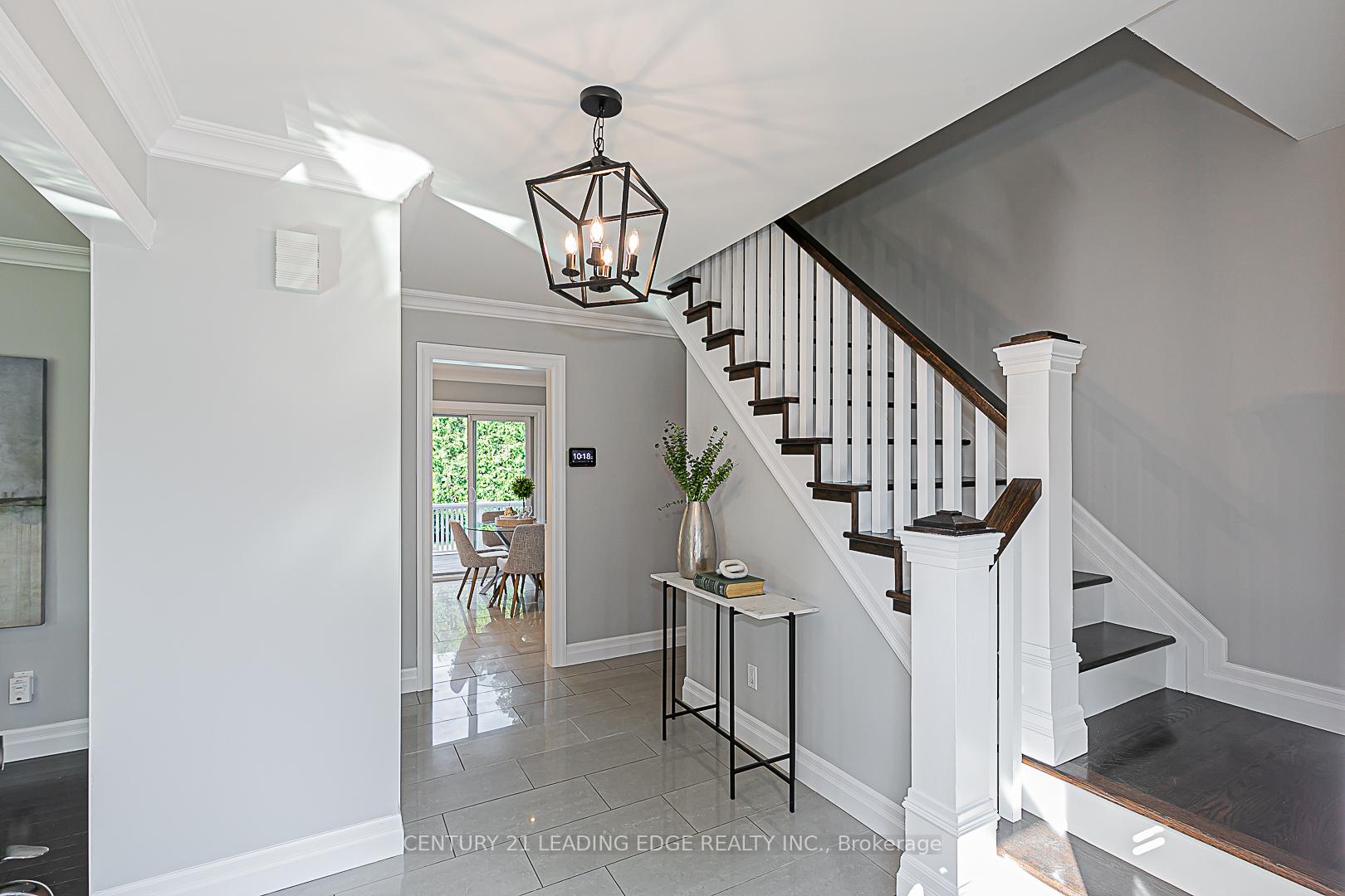 Photo 6 of 110 Sir Lancelot Drive, Markham, Markham Village — HOMEH