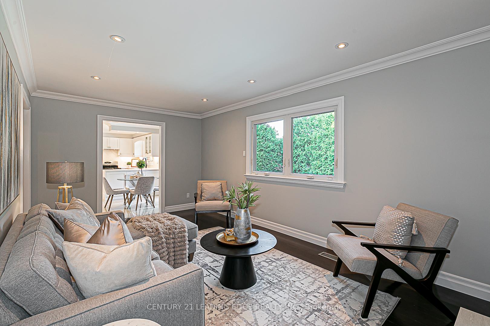 Photo 10 of 110 Sir Lancelot Drive, Markham, Markham Village — HOMEH
