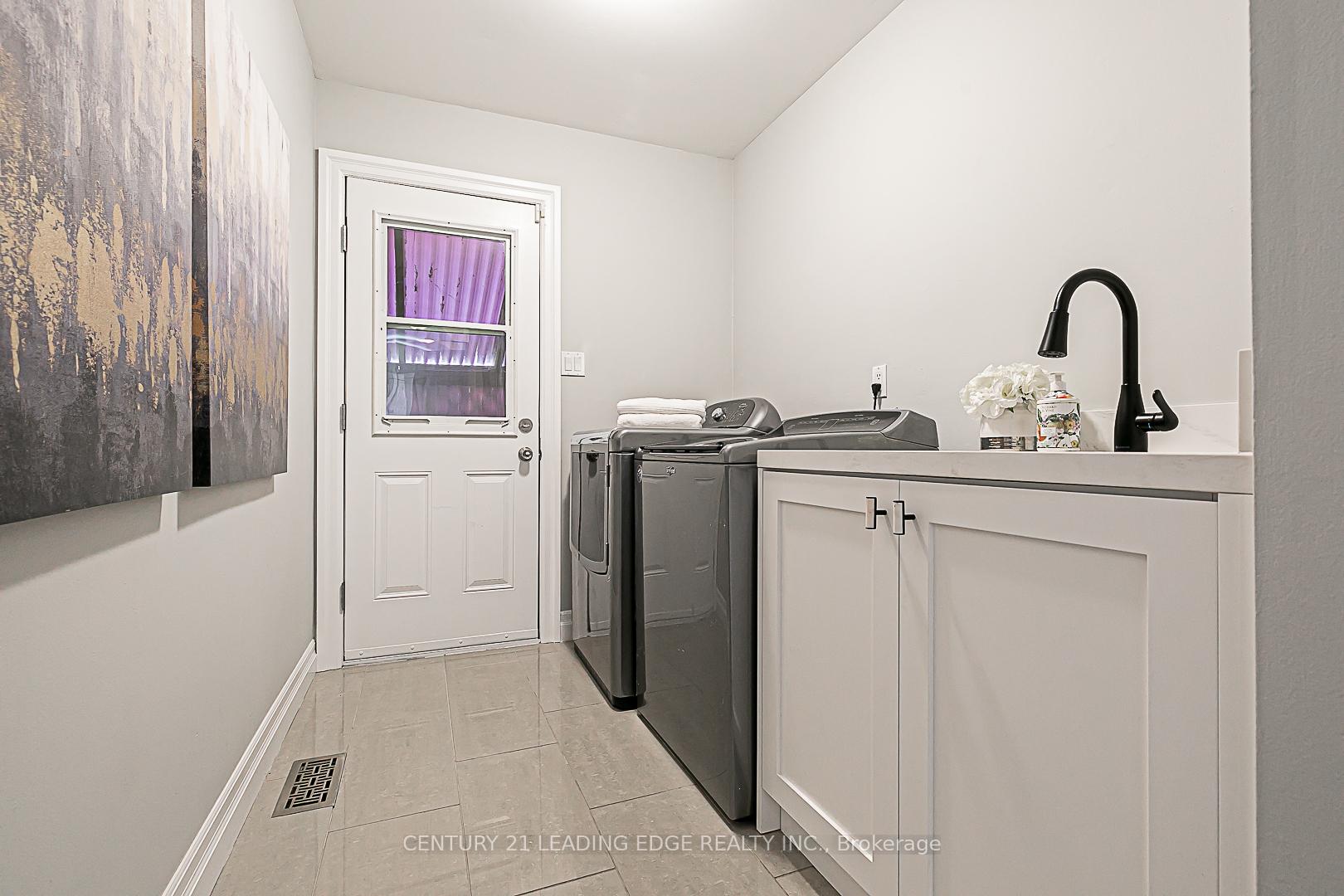 Photo 15 of 110 Sir Lancelot Drive, Markham, Markham Village — HOMEH