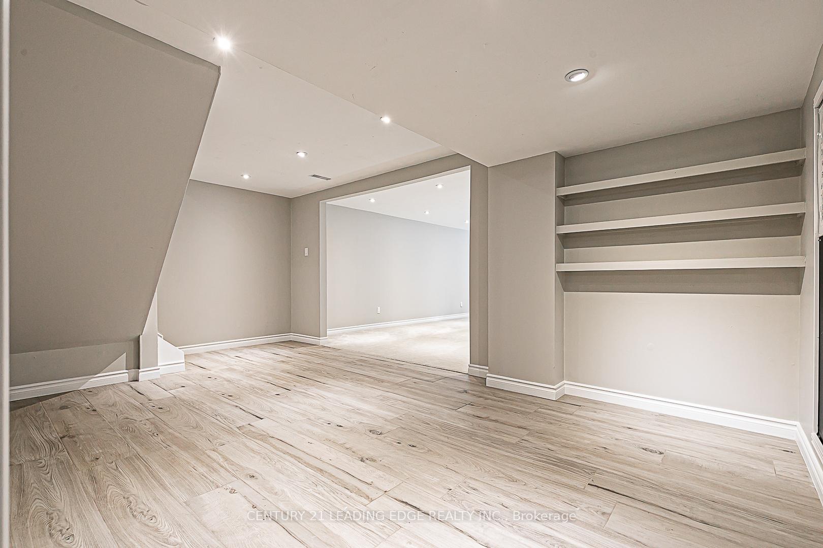 Photo 24 of 110 Sir Lancelot Drive, Markham, Markham Village — HOMEH