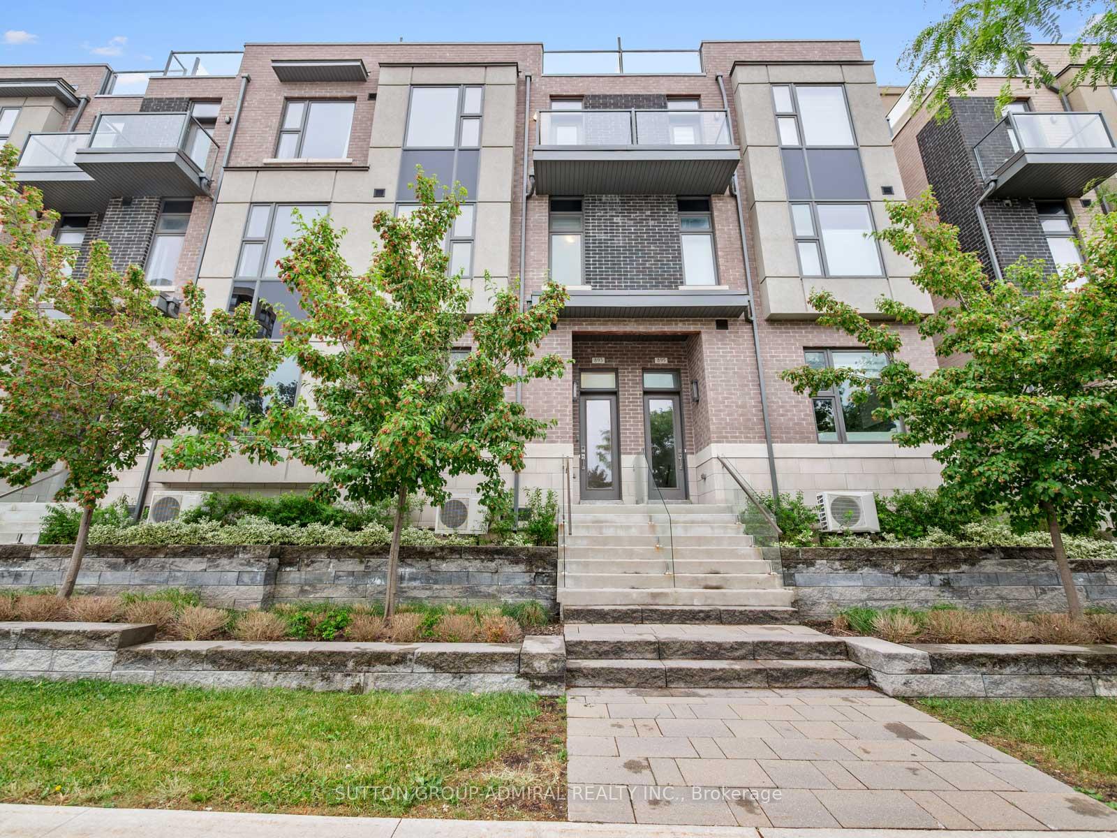Front of 893 Clark Avenue W