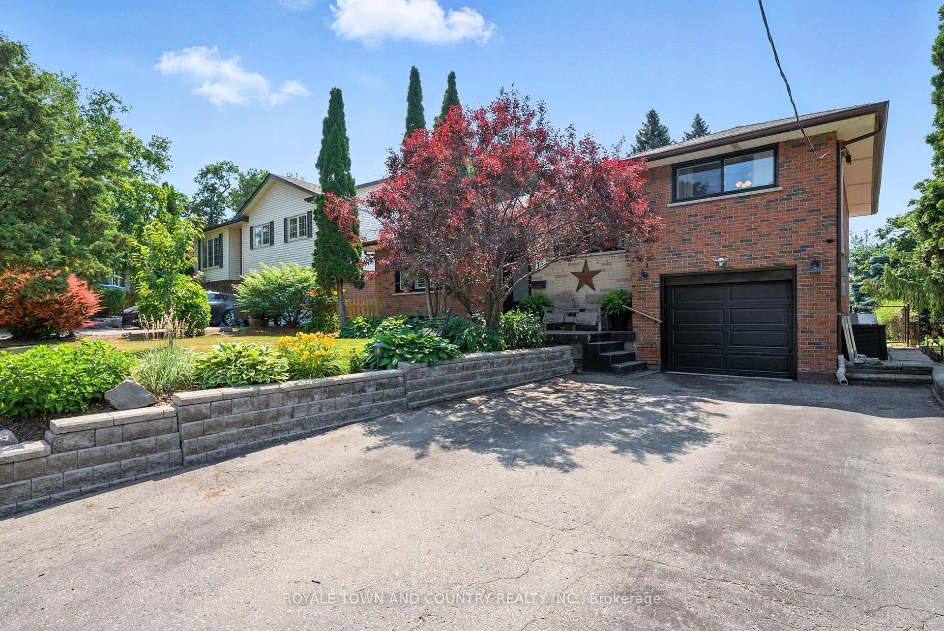 Photo 1 of 11 Bellwood Drive, Whitby, Blue Grass Meadows — HOMEH