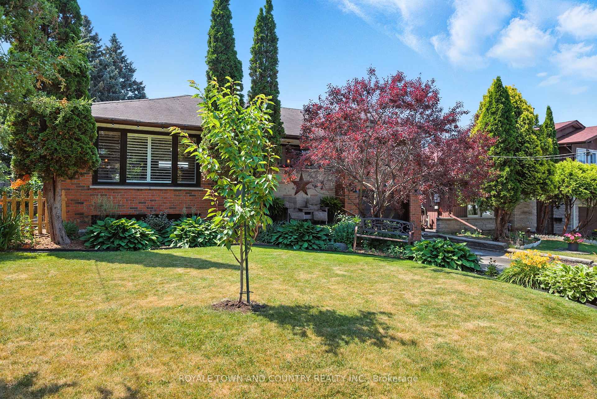 Photo 4 of 11 Bellwood Drive, Whitby, Blue Grass Meadows — HOMEH