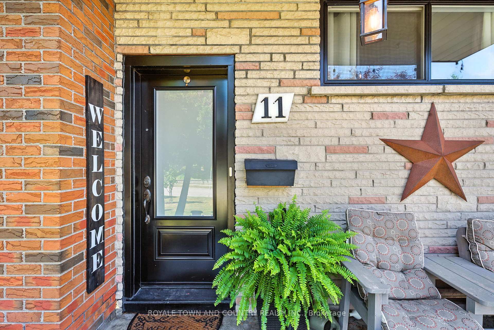 Photo 10 of 11 Bellwood Drive, Whitby, Blue Grass Meadows — HOMEH