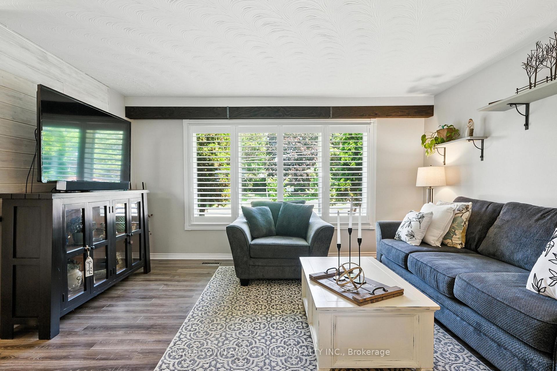 Photo 12 of 11 Bellwood Drive, Whitby, Blue Grass Meadows — HOMEH
