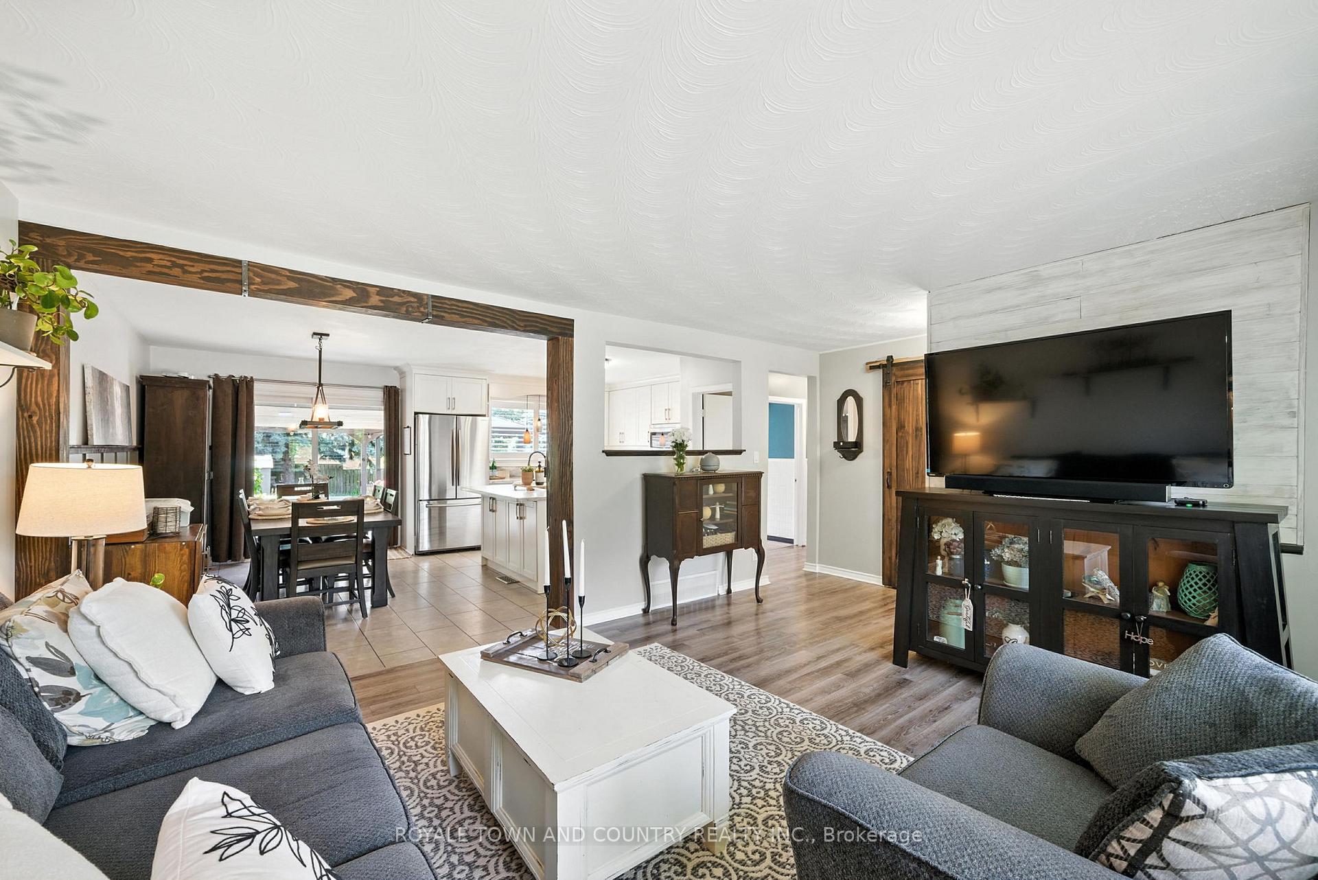 Photo 13 of 11 Bellwood Drive, Whitby, Blue Grass Meadows — HOMEH