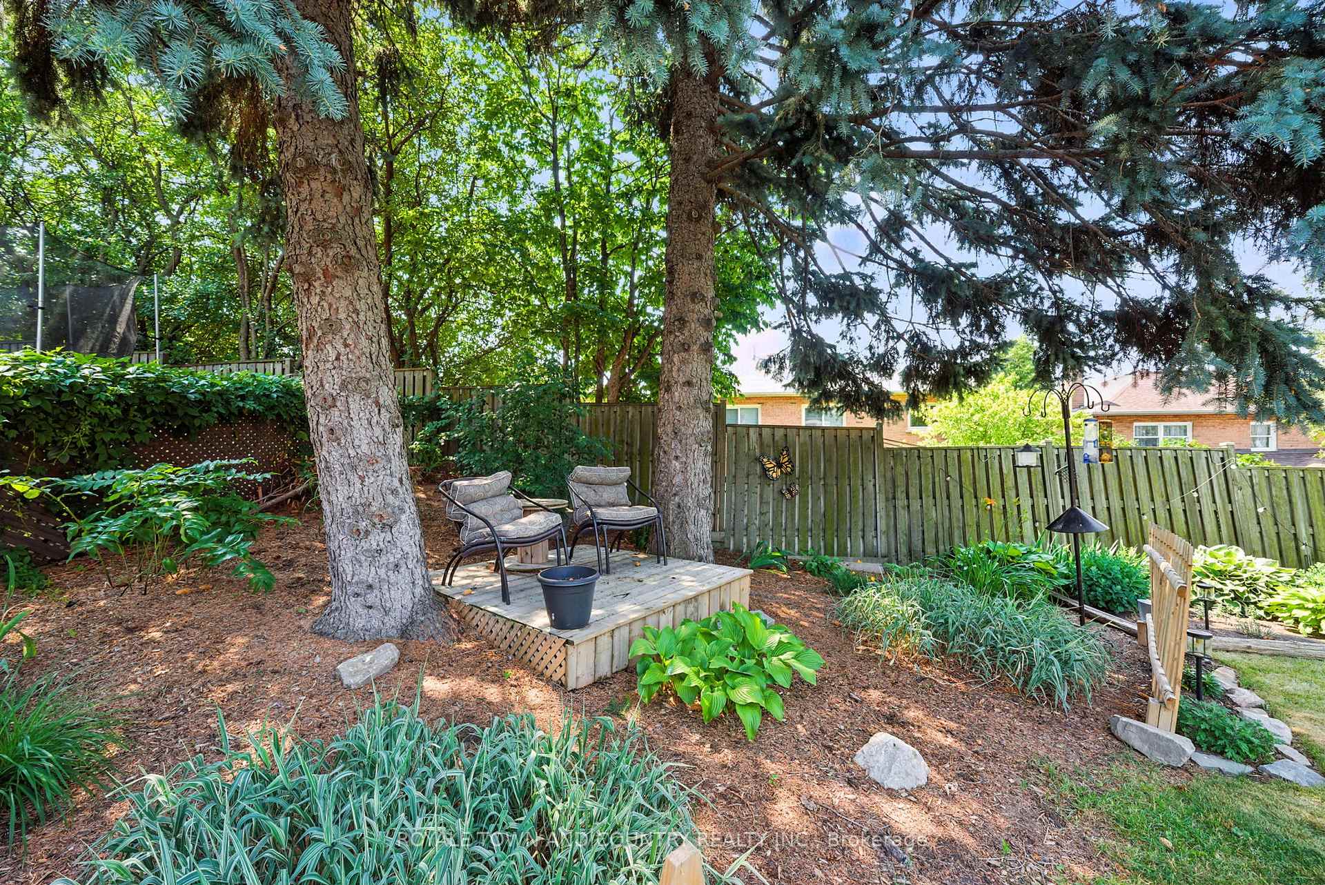 Photo 42 of 11 Bellwood Drive, Whitby, Blue Grass Meadows — HOMEH