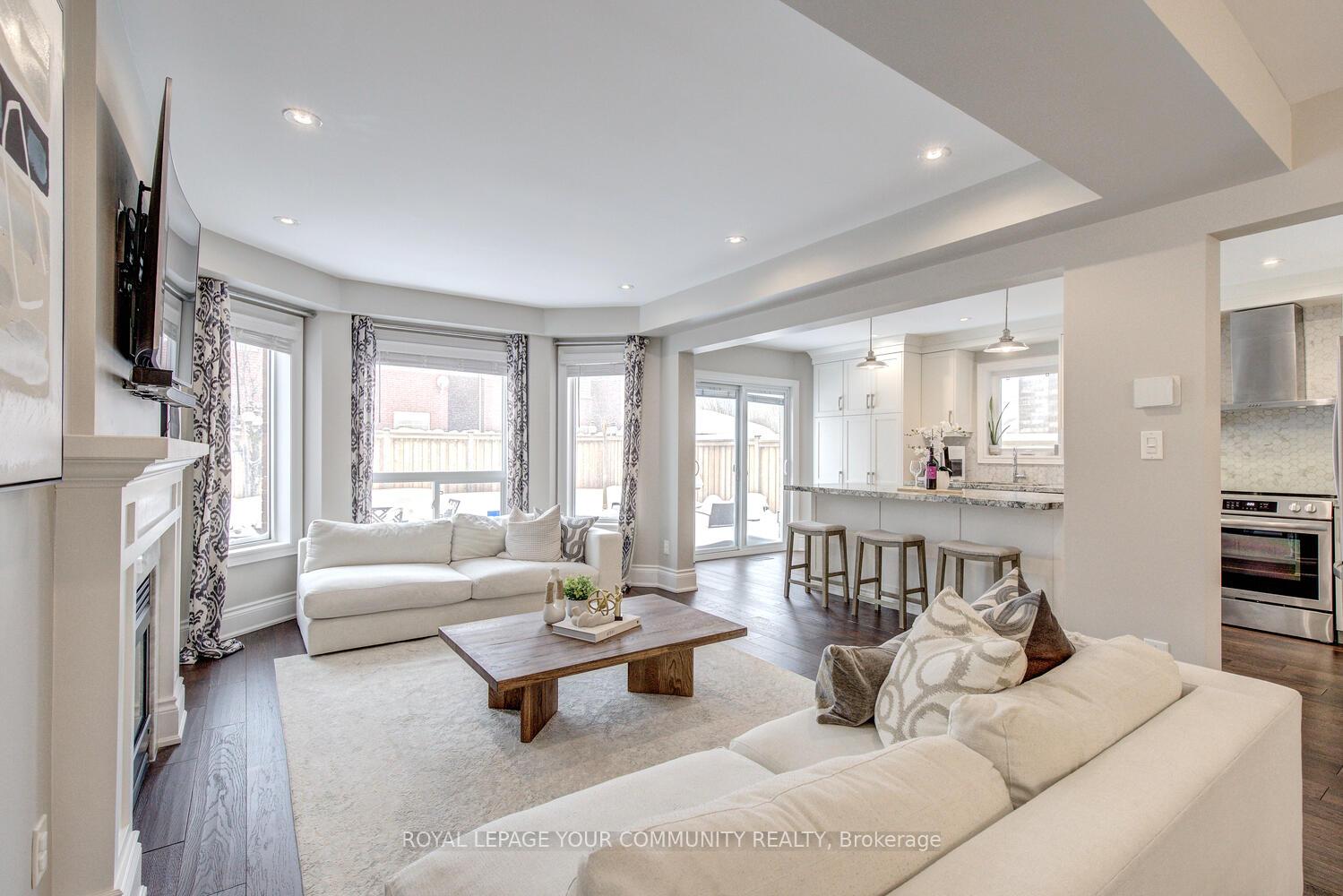 Photo 11 of 107 Purcell Crescent, Vaughan, Maple — HOMEH