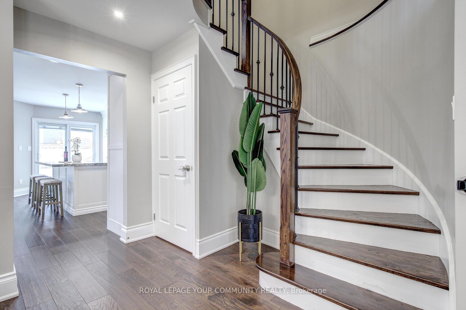 Photo 25 of 107 Purcell Crescent, Vaughan, Maple — HOMEH