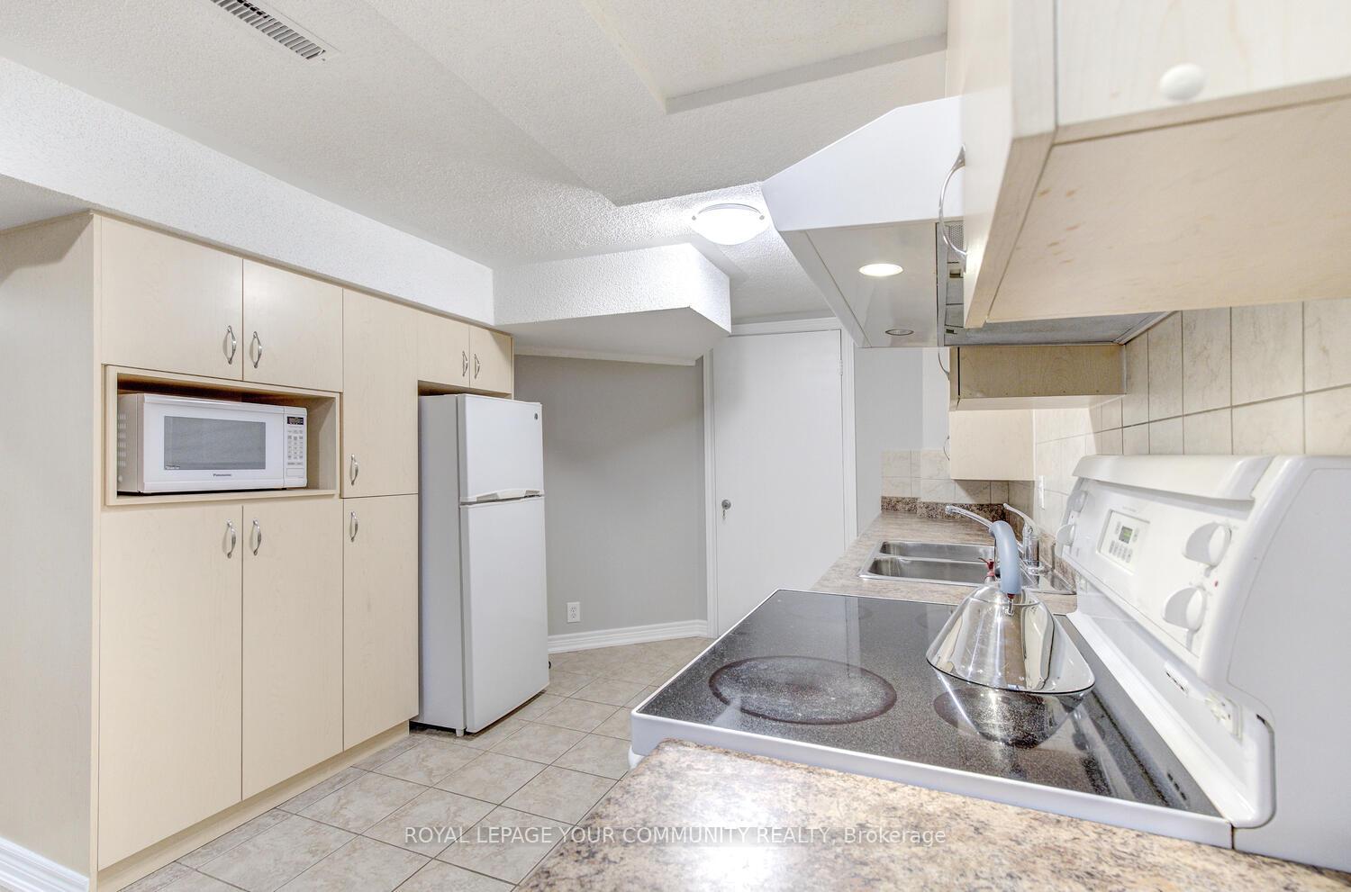 Photo 35 of 107 Purcell Crescent, Vaughan, Maple — HOMEH