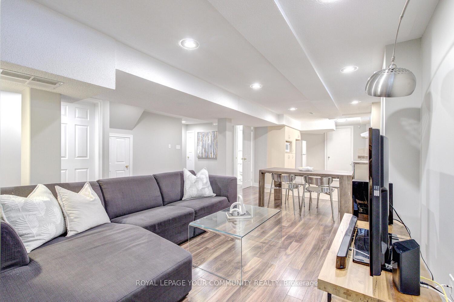 Photo 36 of 107 Purcell Crescent, Vaughan, Maple — HOMEH