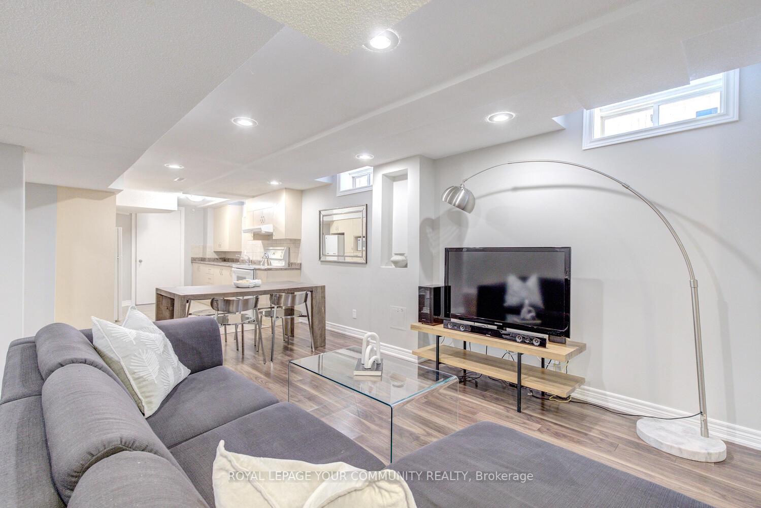 Photo 38 of 107 Purcell Crescent, Vaughan, Maple — HOMEH