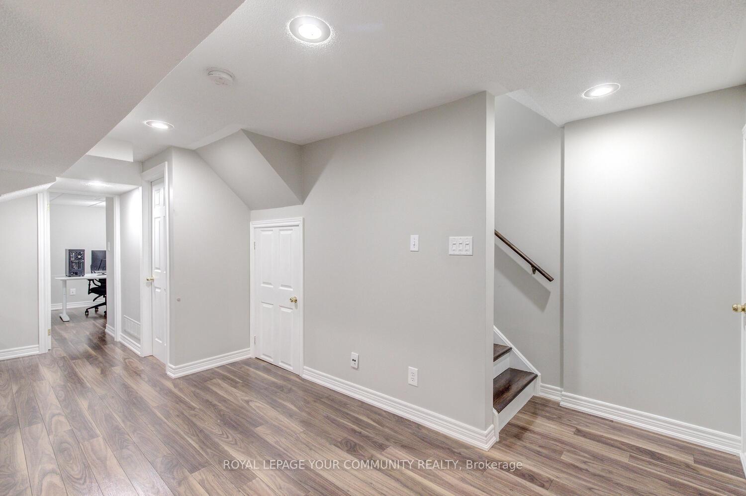 Photo 39 of 107 Purcell Crescent, Vaughan, Maple — HOMEH