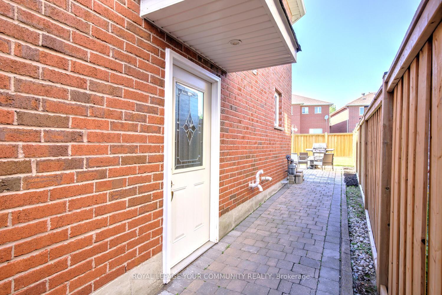 Photo 43 of 107 Purcell Crescent, Vaughan, Maple — HOMEH