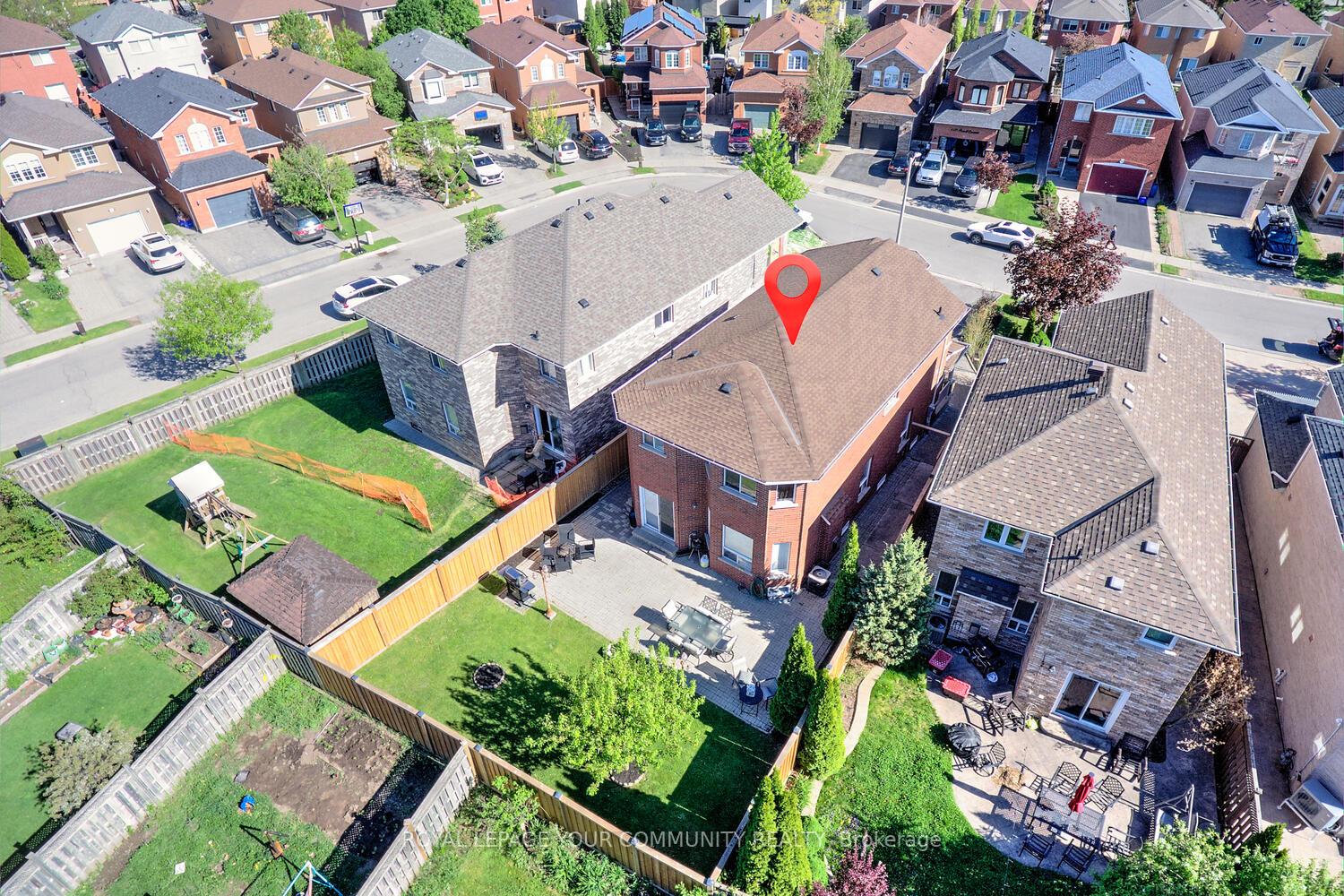 Photo 44 of 107 Purcell Crescent, Vaughan, Maple — HOMEH