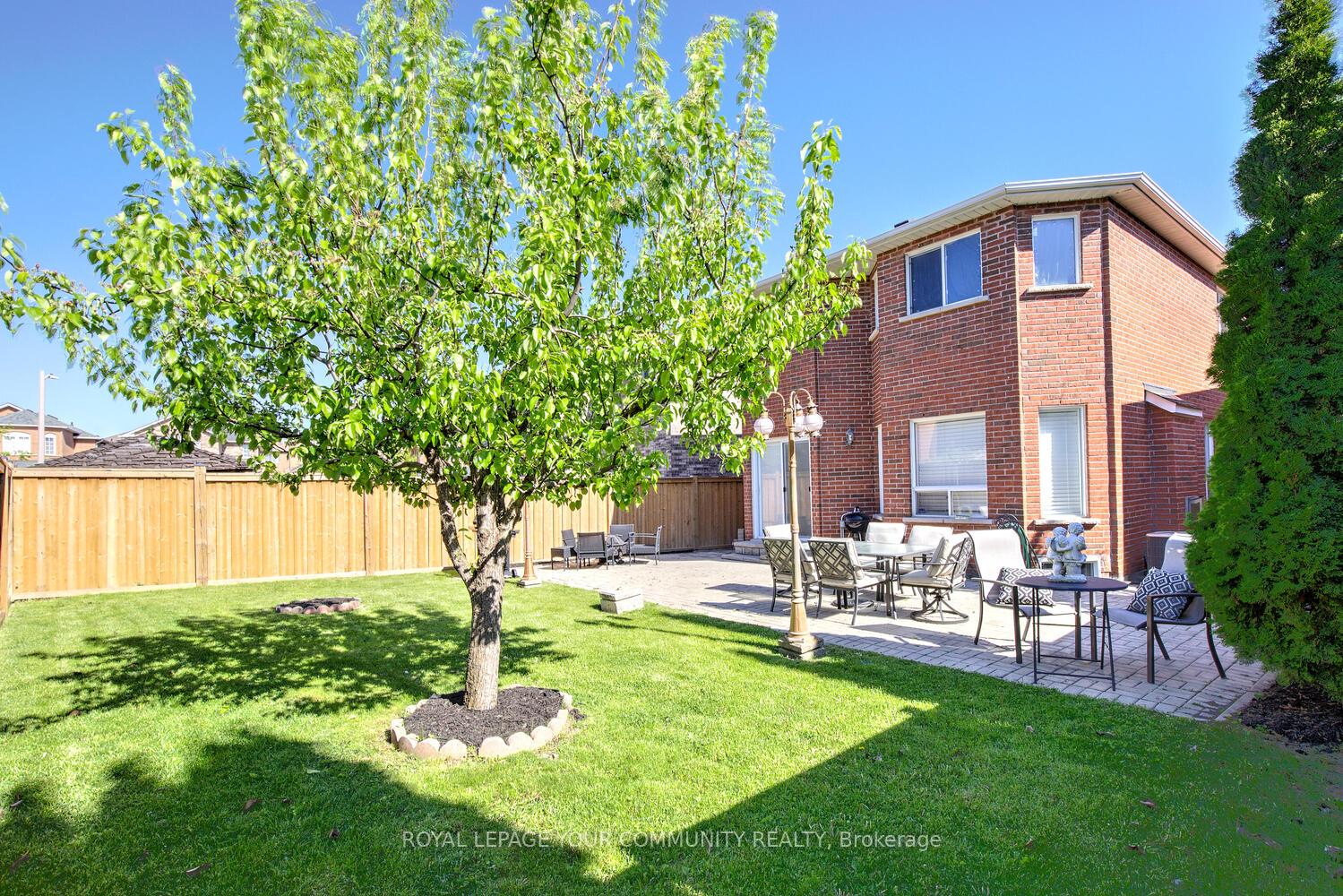 Photo 46 of 107 Purcell Crescent, Vaughan, Maple — HOMEH