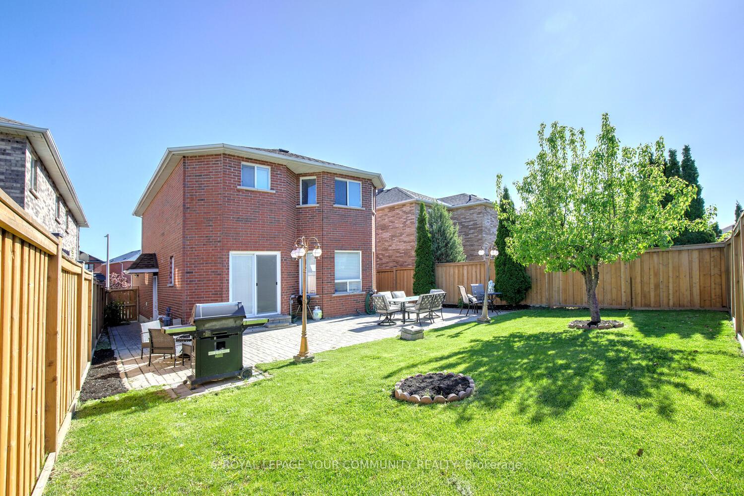 Photo 47 of 107 Purcell Crescent, Vaughan, Maple — HOMEH