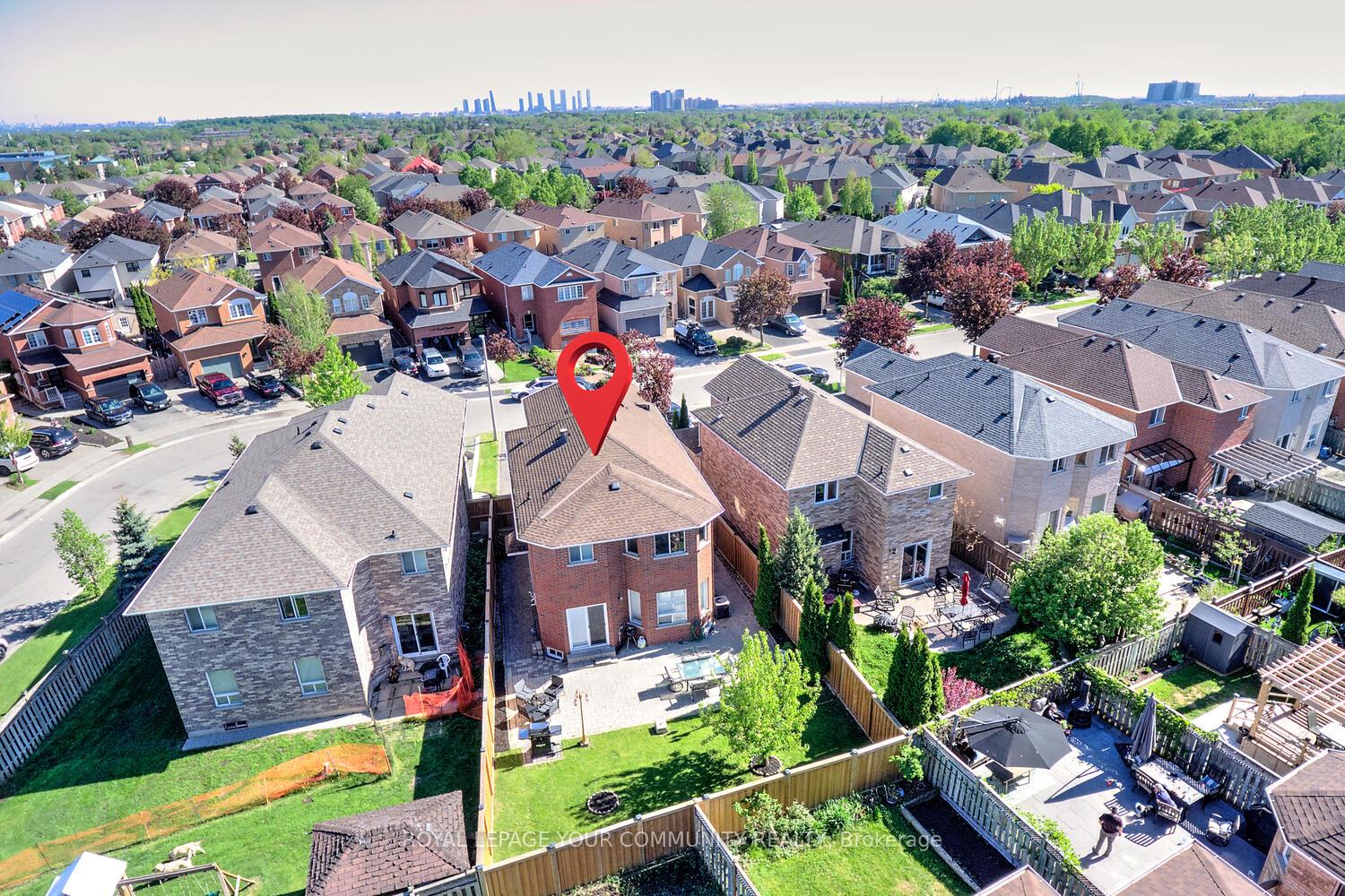 Photo 49 of 107 Purcell Crescent, Vaughan, Maple — HOMEH