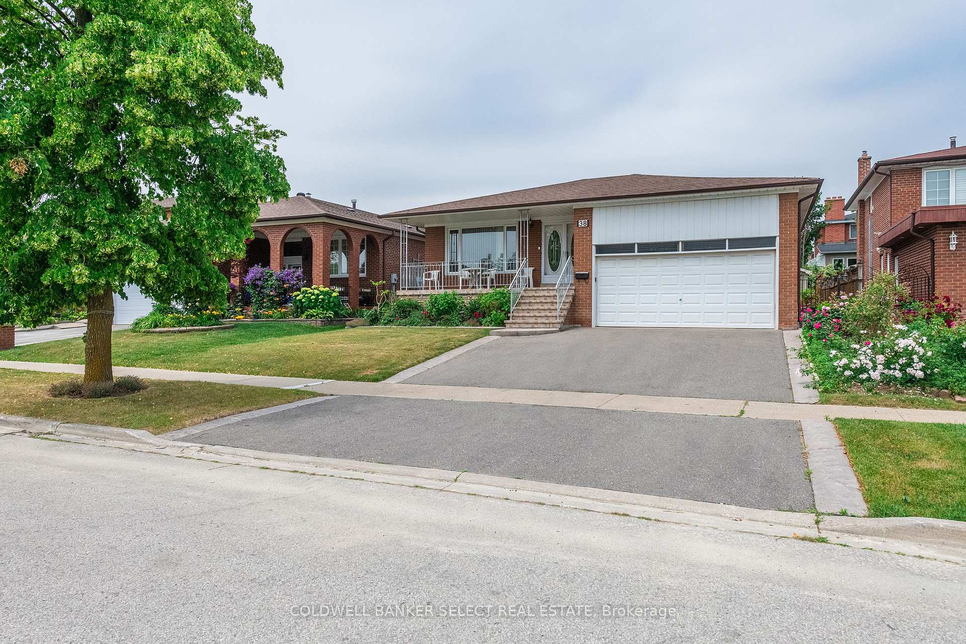 Photo 1 of 38 Northlane Road, Vaughan, West Woodbridge — HOMEH