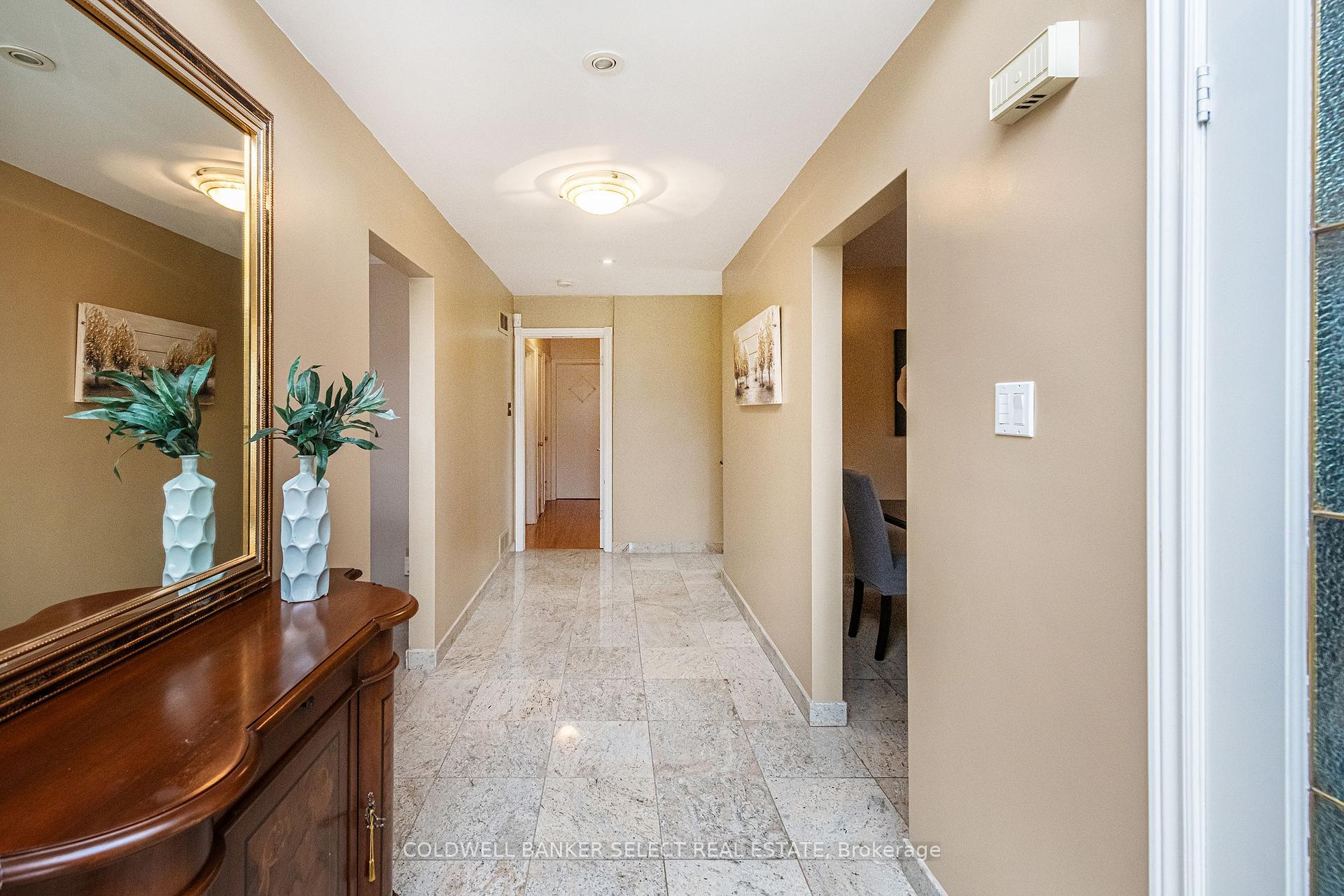 Photo 3 of 38 Northlane Road, Vaughan, West Woodbridge — HOMEH