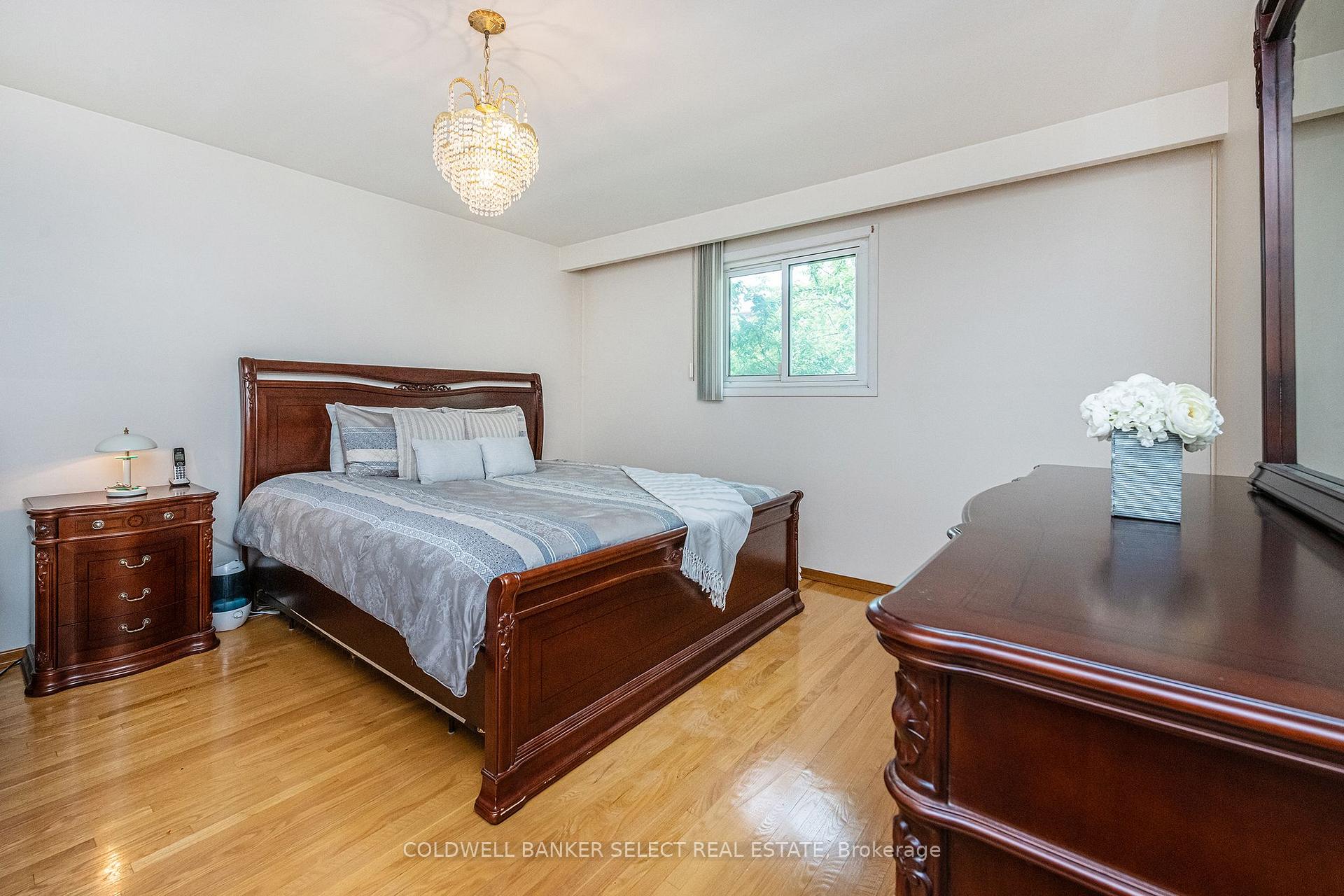Photo 4 of 38 Northlane Road, Vaughan, West Woodbridge — HOMEH