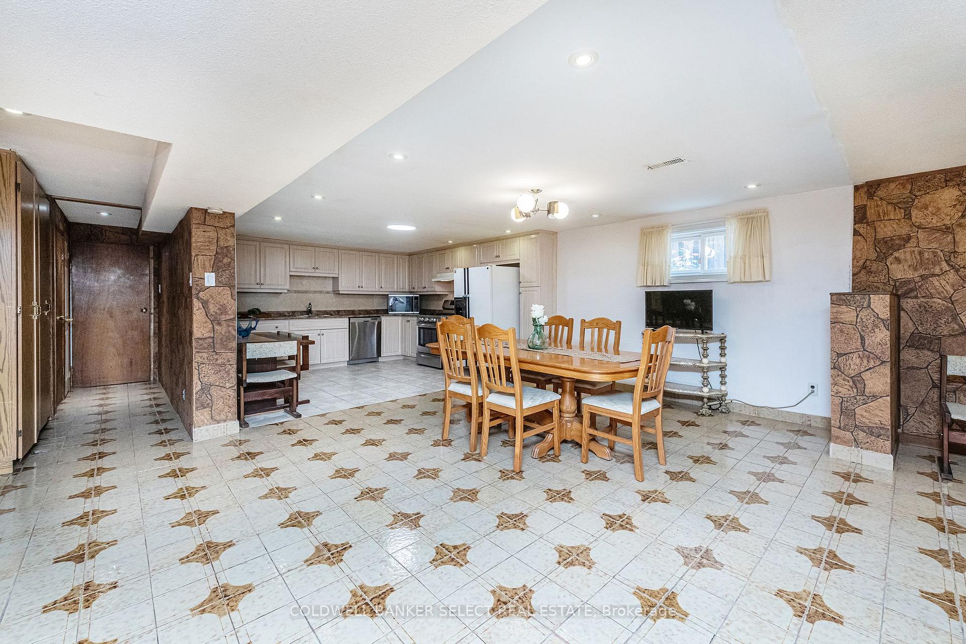 Photo 22 of 38 Northlane Road, Vaughan, West Woodbridge — HOMEH