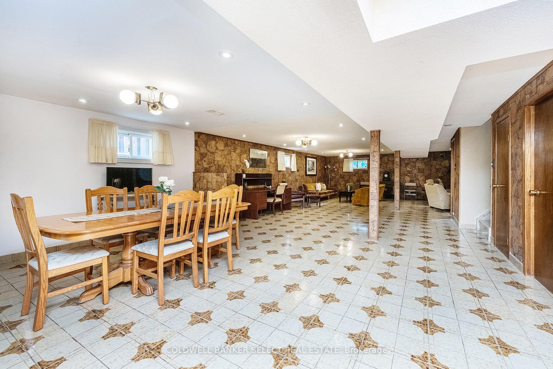 Photo 23 of 38 Northlane Road, Vaughan, West Woodbridge — HOMEH