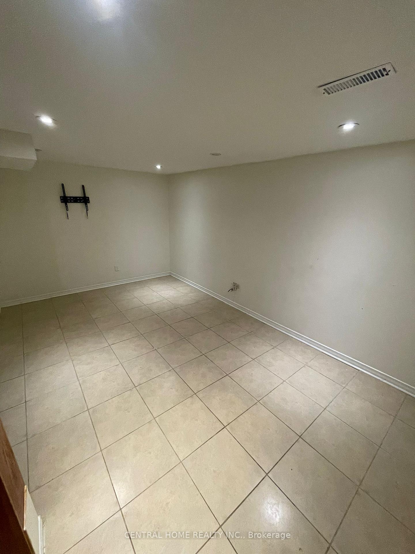 Photo 11 of Unit Basement, 35 Dakin Drive, Ajax, Central West — HOMEH