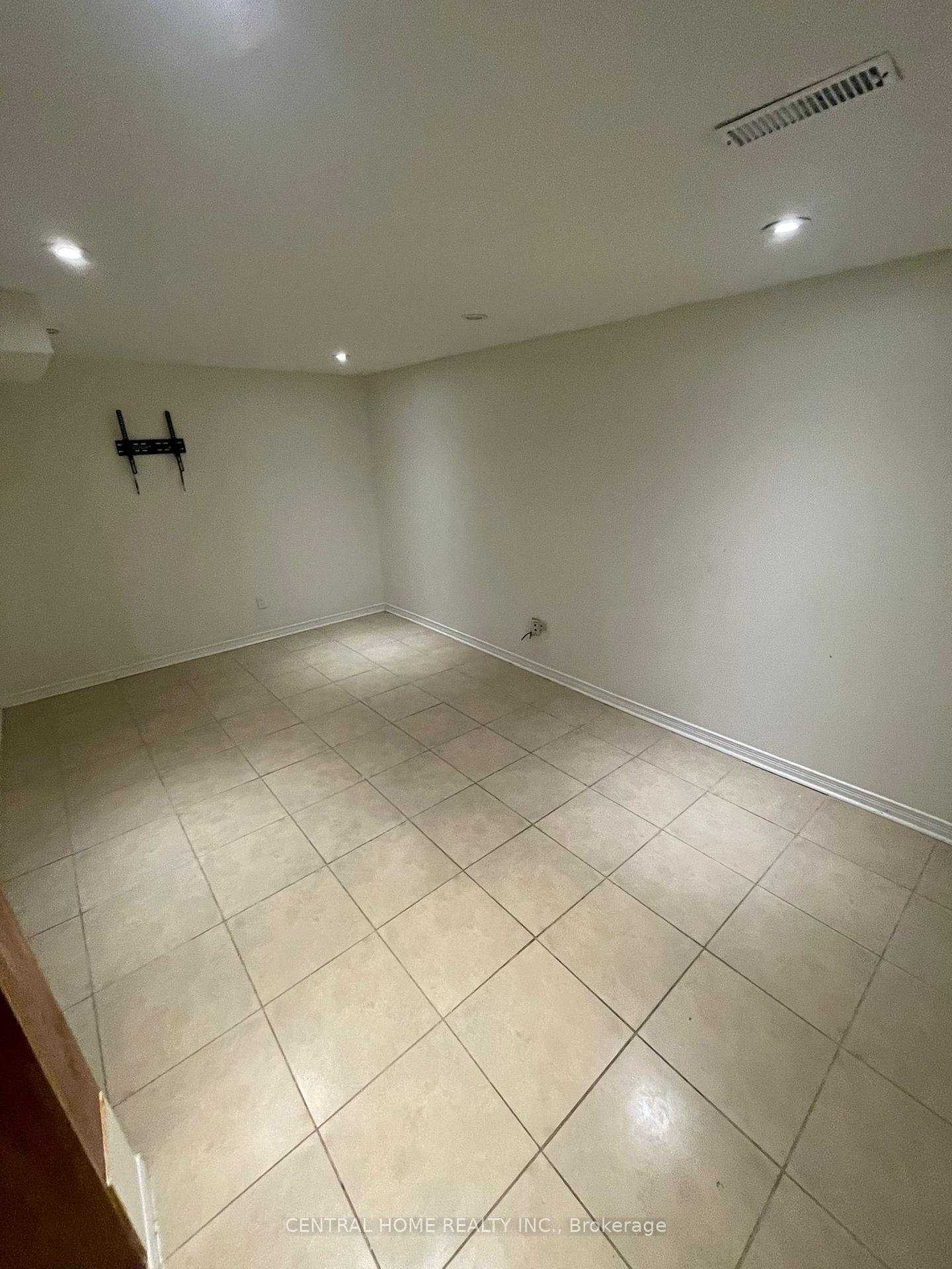 Photo 9 of Unit Basement, 35 Dakin Drive, Ajax, Central West — HOMEH