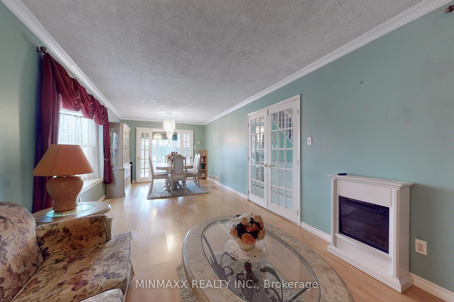 Photo 7 of 84 Timbers Circle, Markham, Milliken Mills East — HOMEH