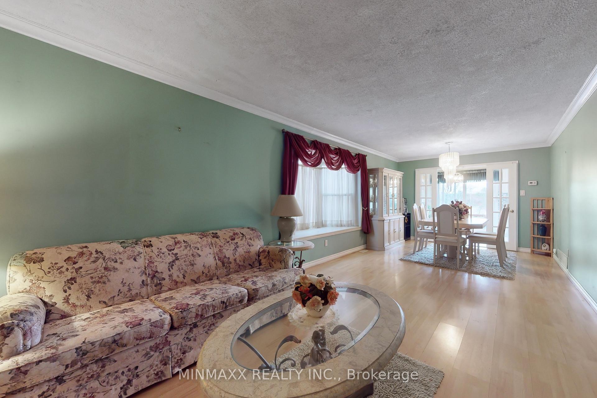 Photo 8 of 84 Timbers Circle, Markham, Milliken Mills East — HOMEH