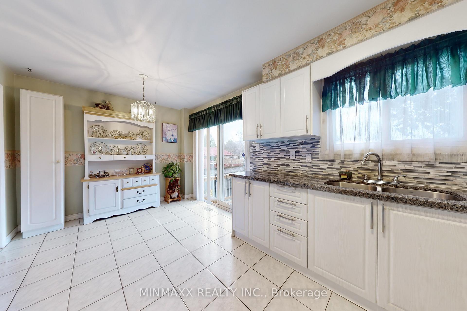 Photo 16 of 84 Timbers Circle, Markham, Milliken Mills East — HOMEH
